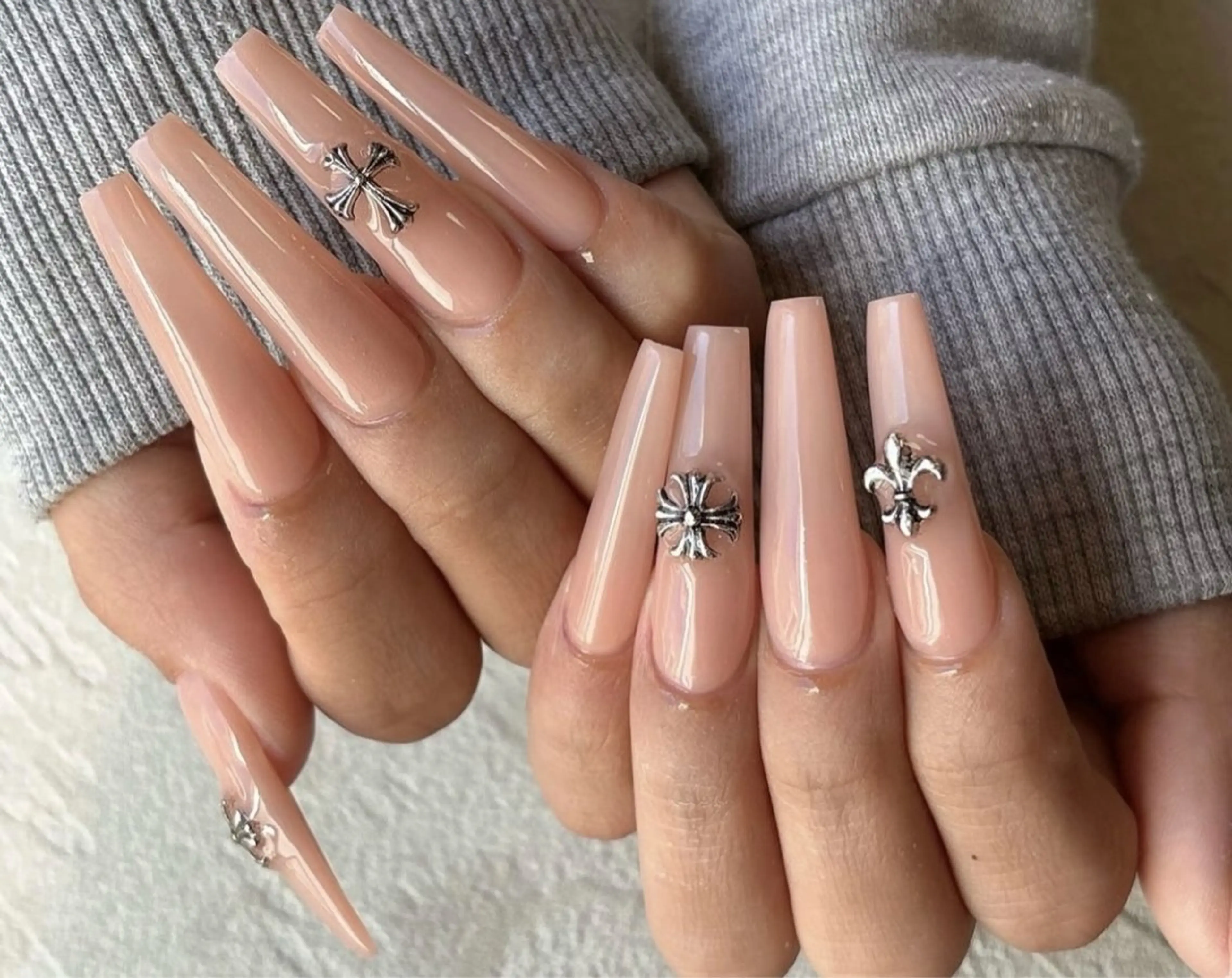 ネイル アートネイル 長さ出し ジェルネイル マグネットネイル ニュアンスネイル なな_ CloudyChanのネイルデザイン