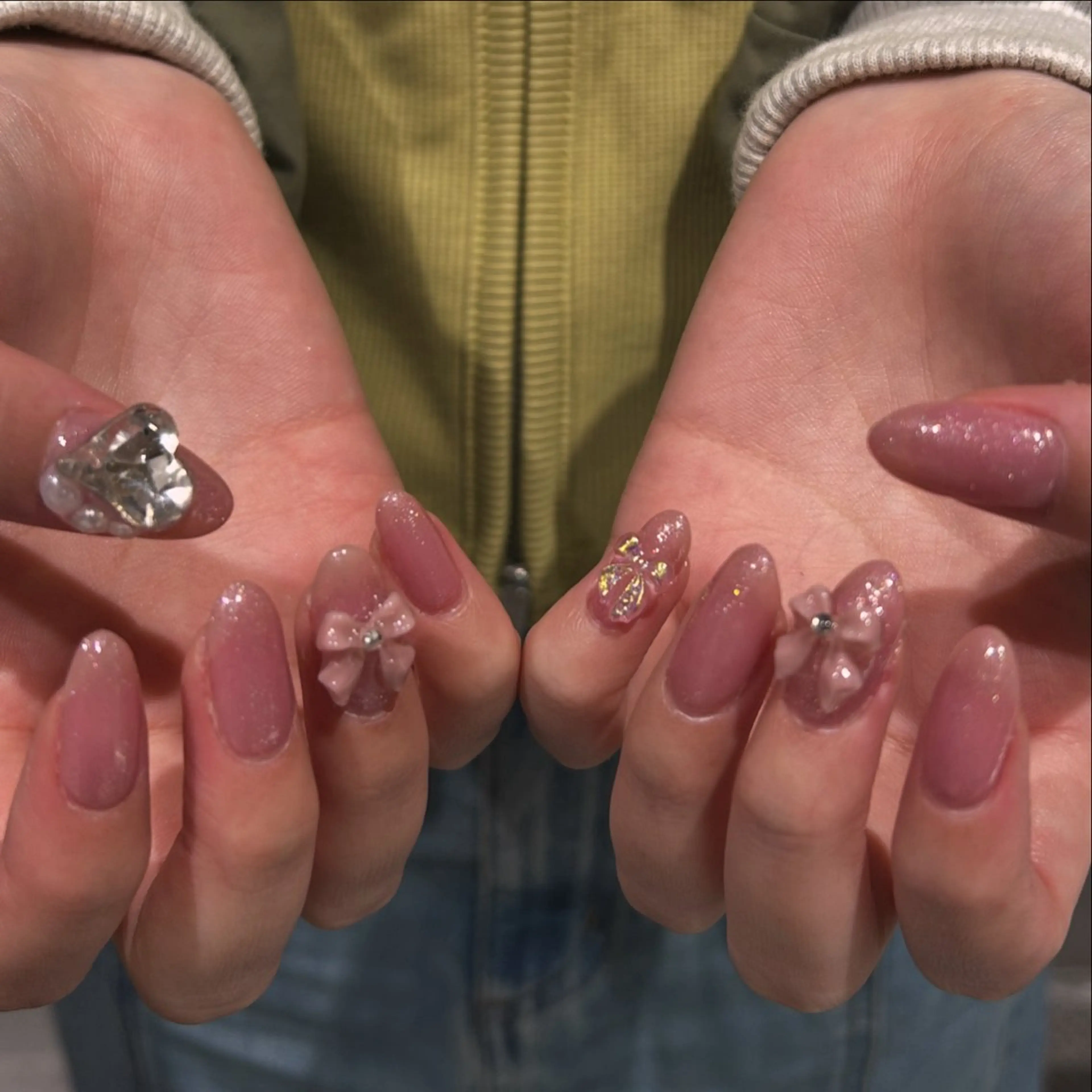 ネイル リボン 大山 なつみのネイルデザイン