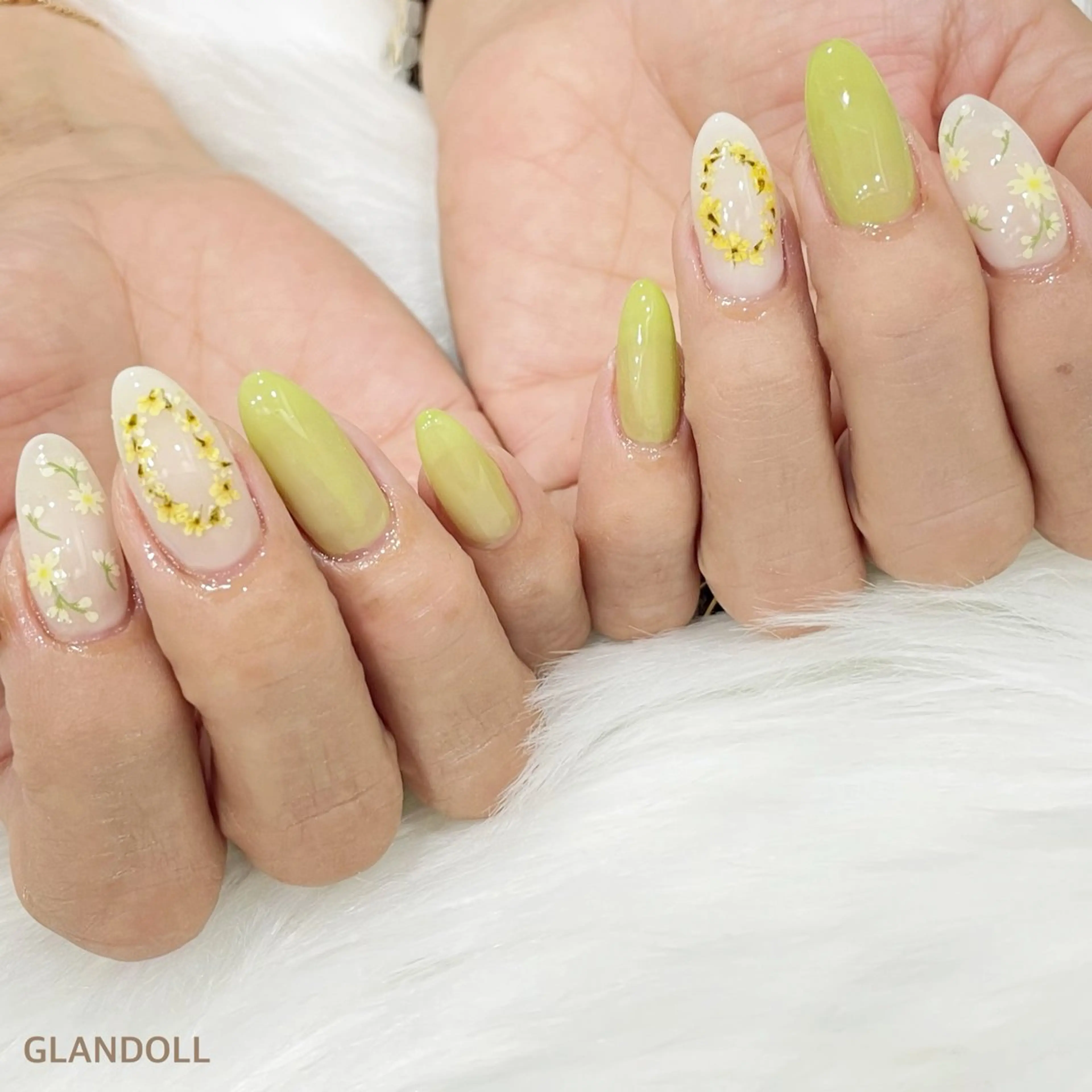 ネイル ハンドネイル GLANDOLL YURIのネイルデザイン