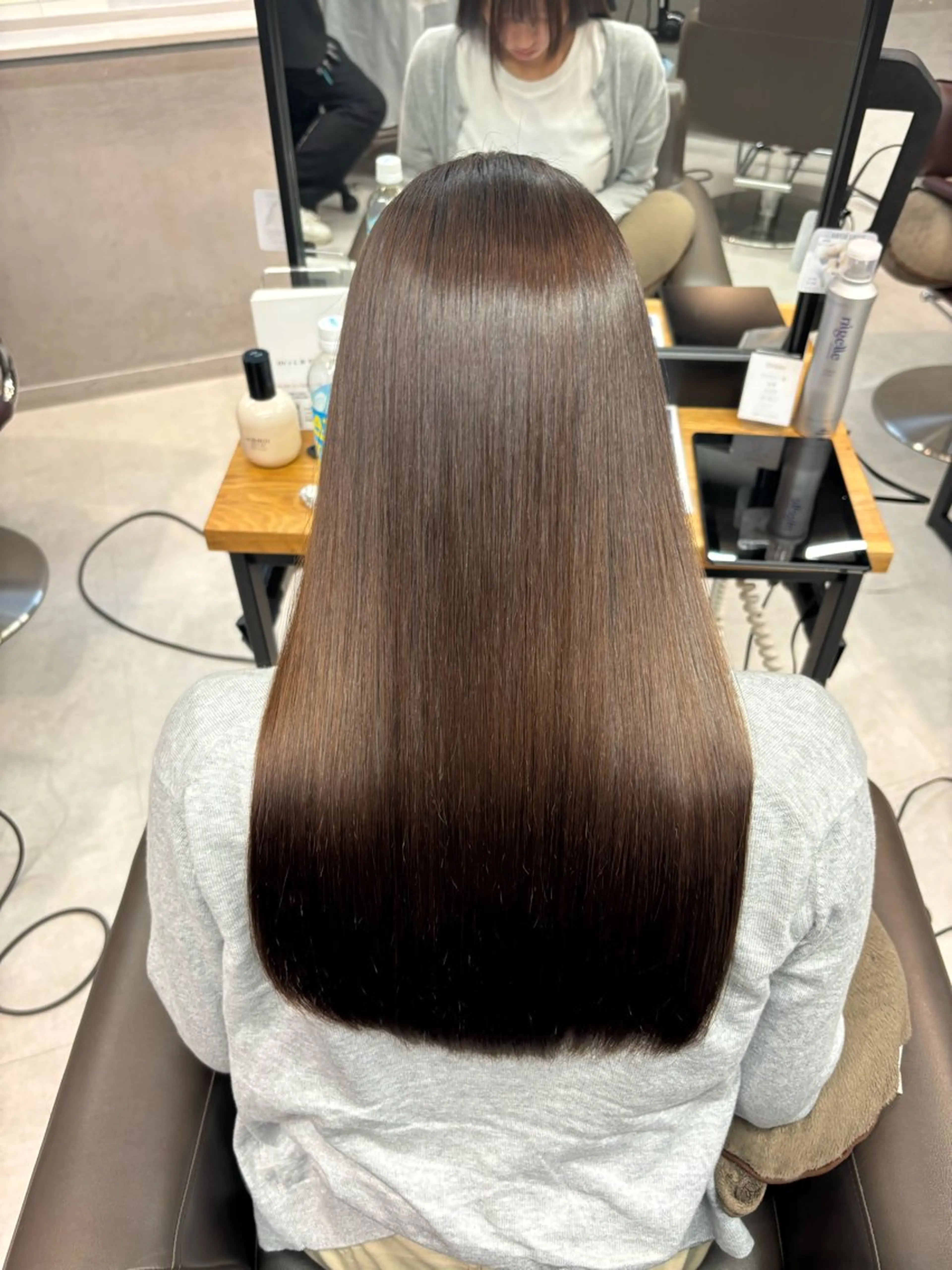 ロング 縮毛矯正 艶カラー✨️縮毛矯正 ×耳ツボ💠mamiのヘアスタイル