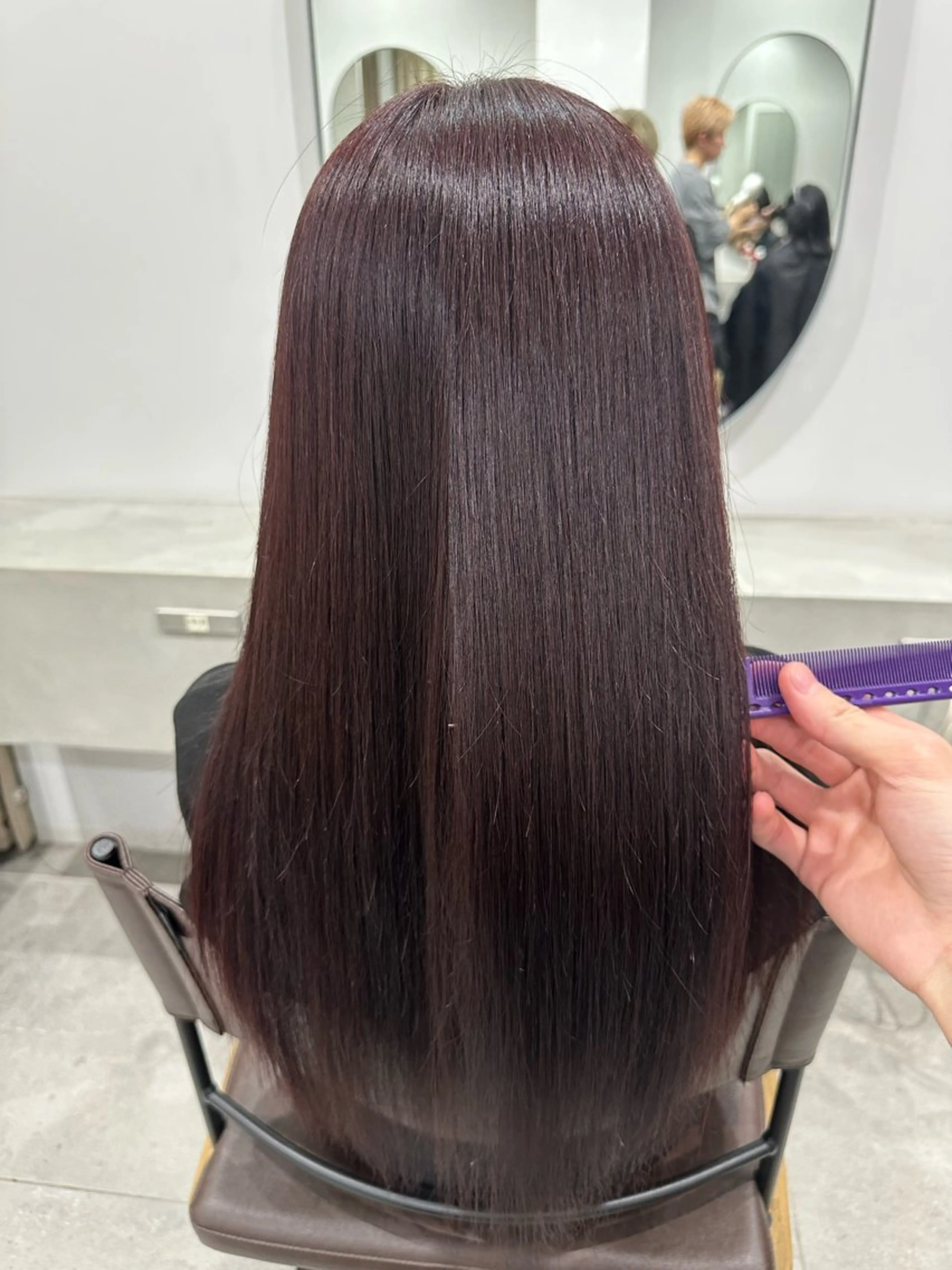 ロング カラー レッドカラー カット ヘアカラー トリートメント シガ ミクトのヘアスタイル