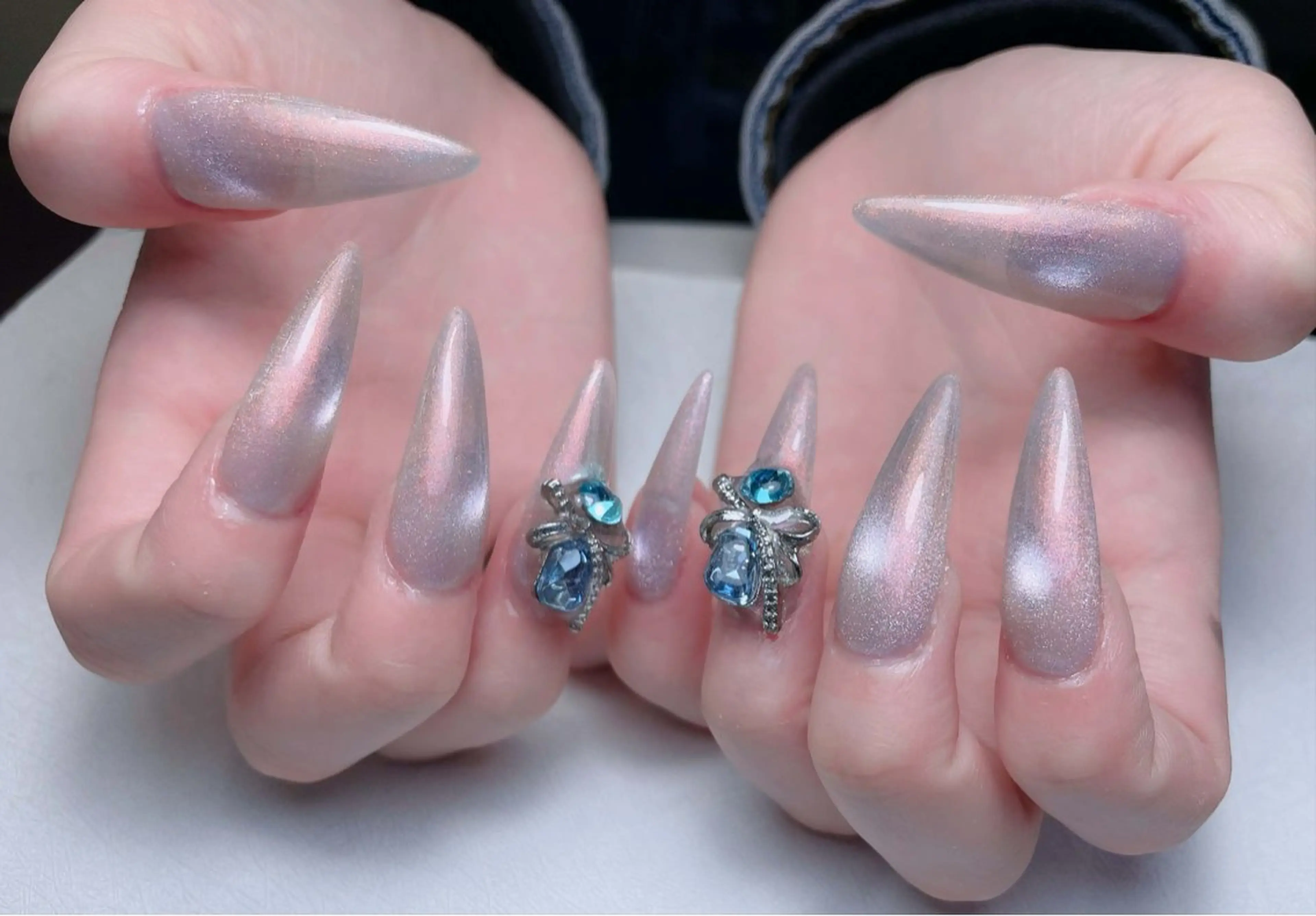 ネイル オーロラネイル 長さ出し フットネイル フレンチネイル ジェルネイル ハンドネイル 中野駅から2分 MEO NAILのネイルデザイン