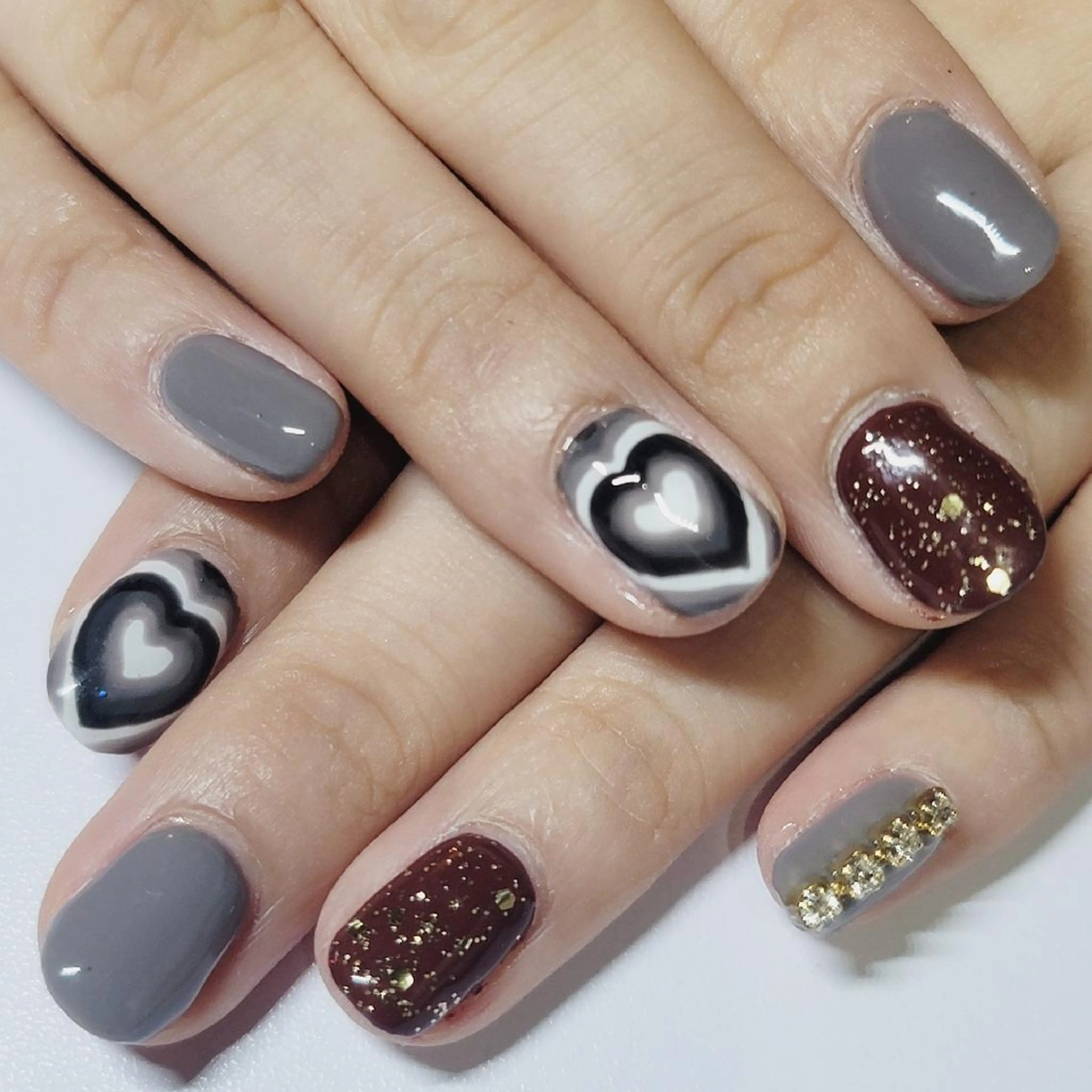 ネイル アートネイル ブラウン ゴールド ハート ラメ(グリッター) ハンドネイル よしだ ひろきのネイルデザイン