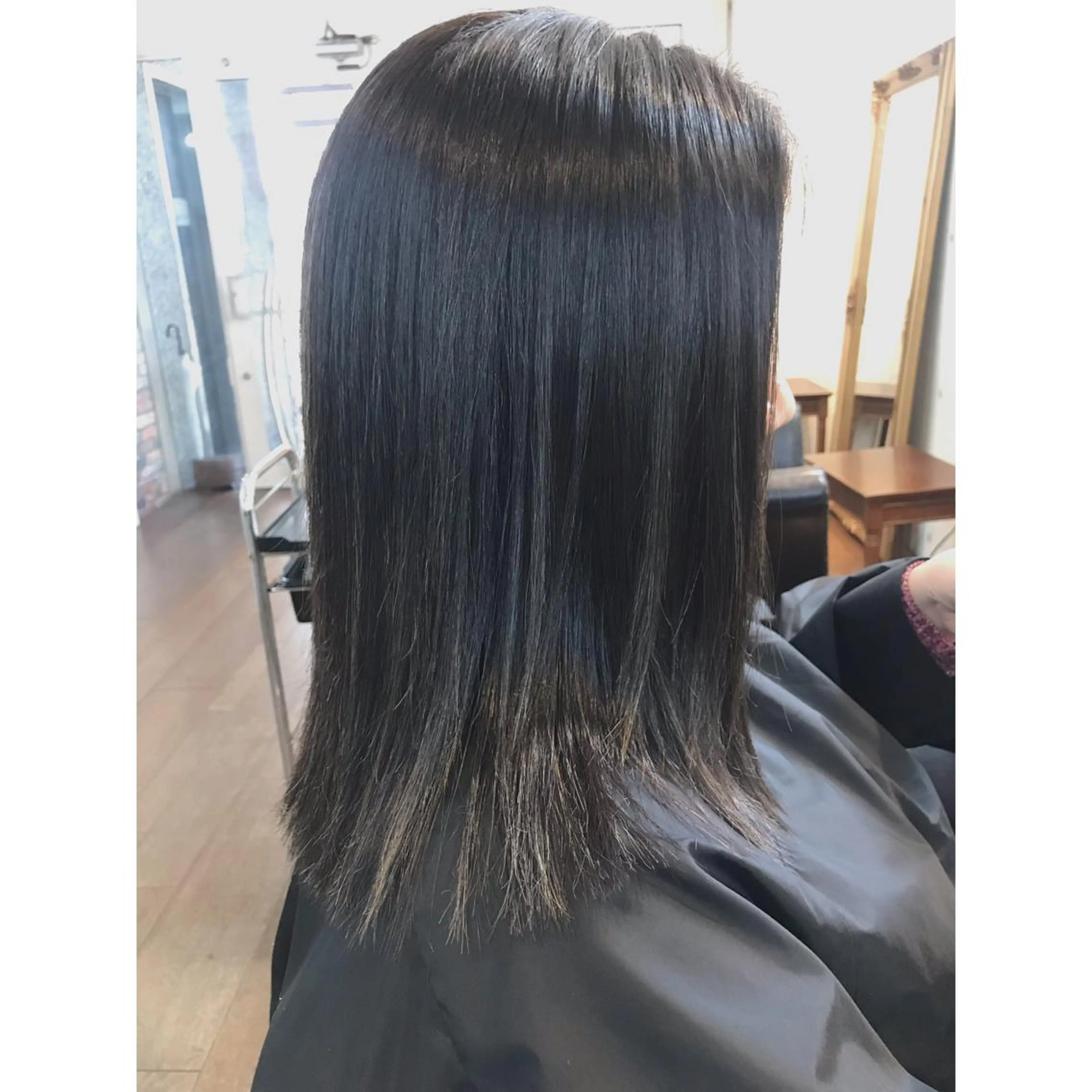 ミディアム カラー ブルーカラー ブルーグレー ハイライトカラー ハイライト マエダ　カズエ🫶 coronahairのヘアスタイル