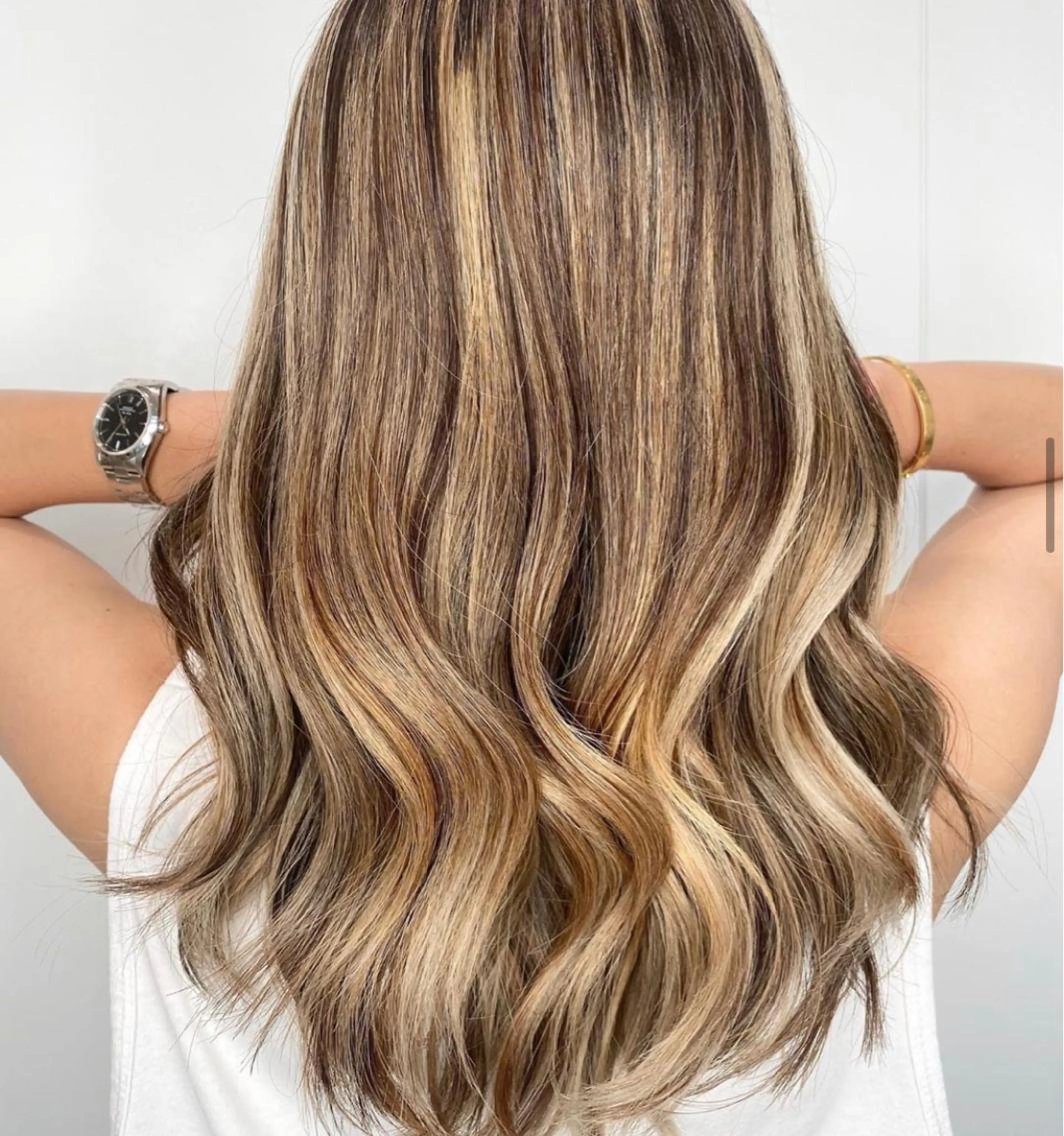 セミロング カラー ハイライトカラー ハイライト デザインカラーウルフ 宙也のヘアスタイル