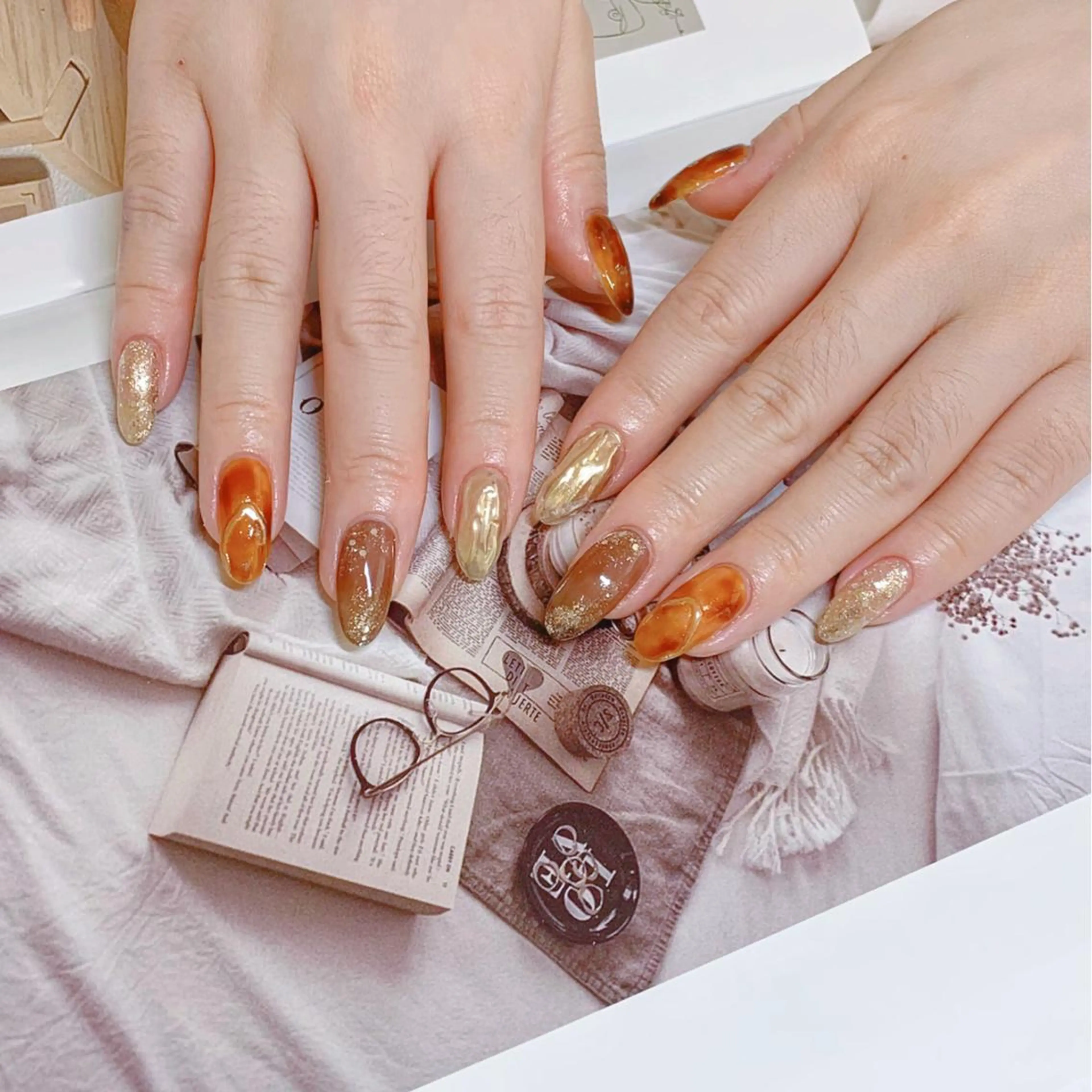 ネイル オーロラネイル フットネイル フレンチネイル ジェルネイル 韓国ネイル ハンドネイル ハンドケア 【ENサロン】 Rei🎀Nailのネイルデザイン