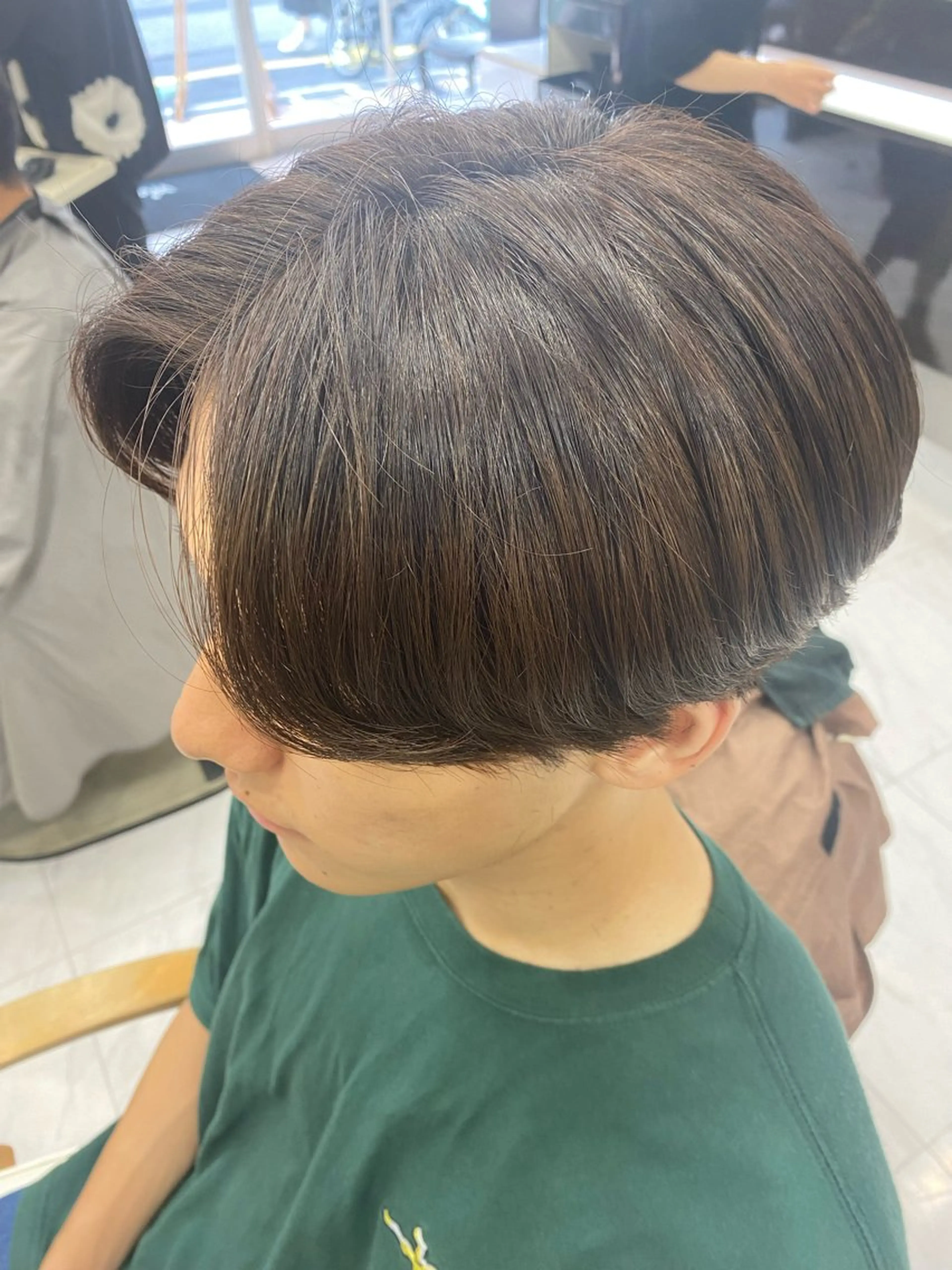 ショート カラー メンズ メンズブリーチ センターパート メンズ韓国風 ブリーチ ブラウンカラー ヘアカラー トリートメント 目黒 碧人のヘアスタイル