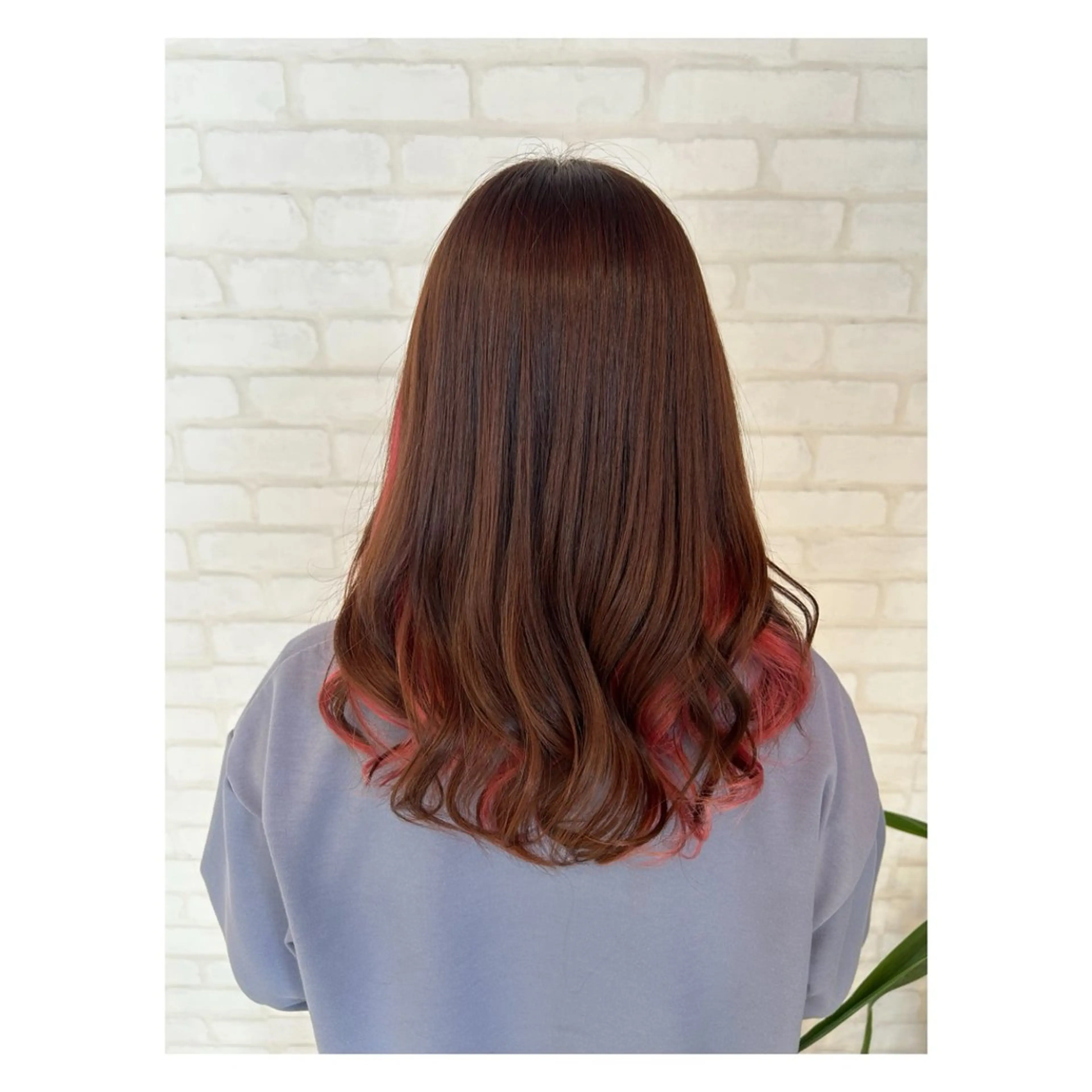 セミロング ヘアカラー 石橋 咲のヘアスタイル