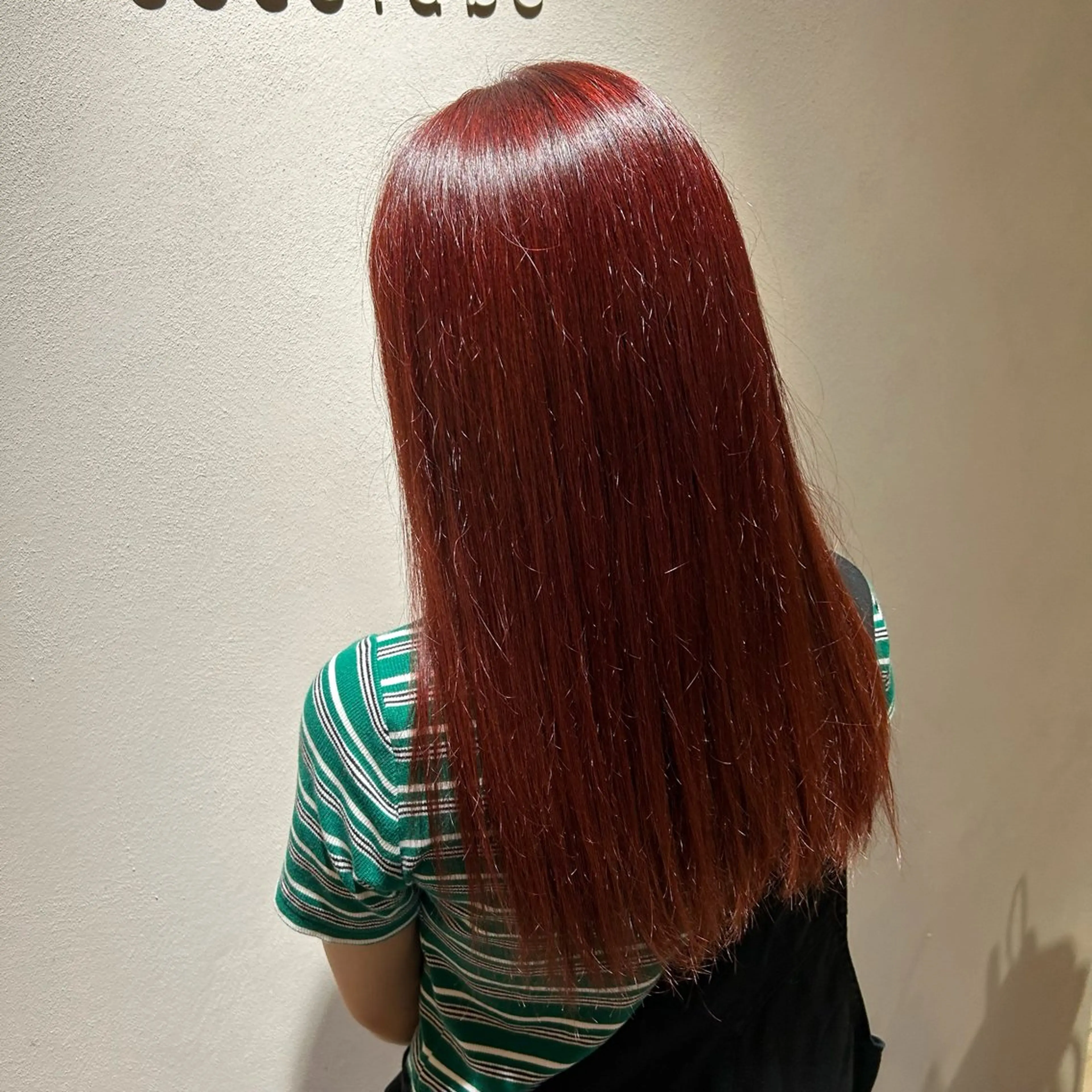 カラー 小林 愛弥のヘアスタイル