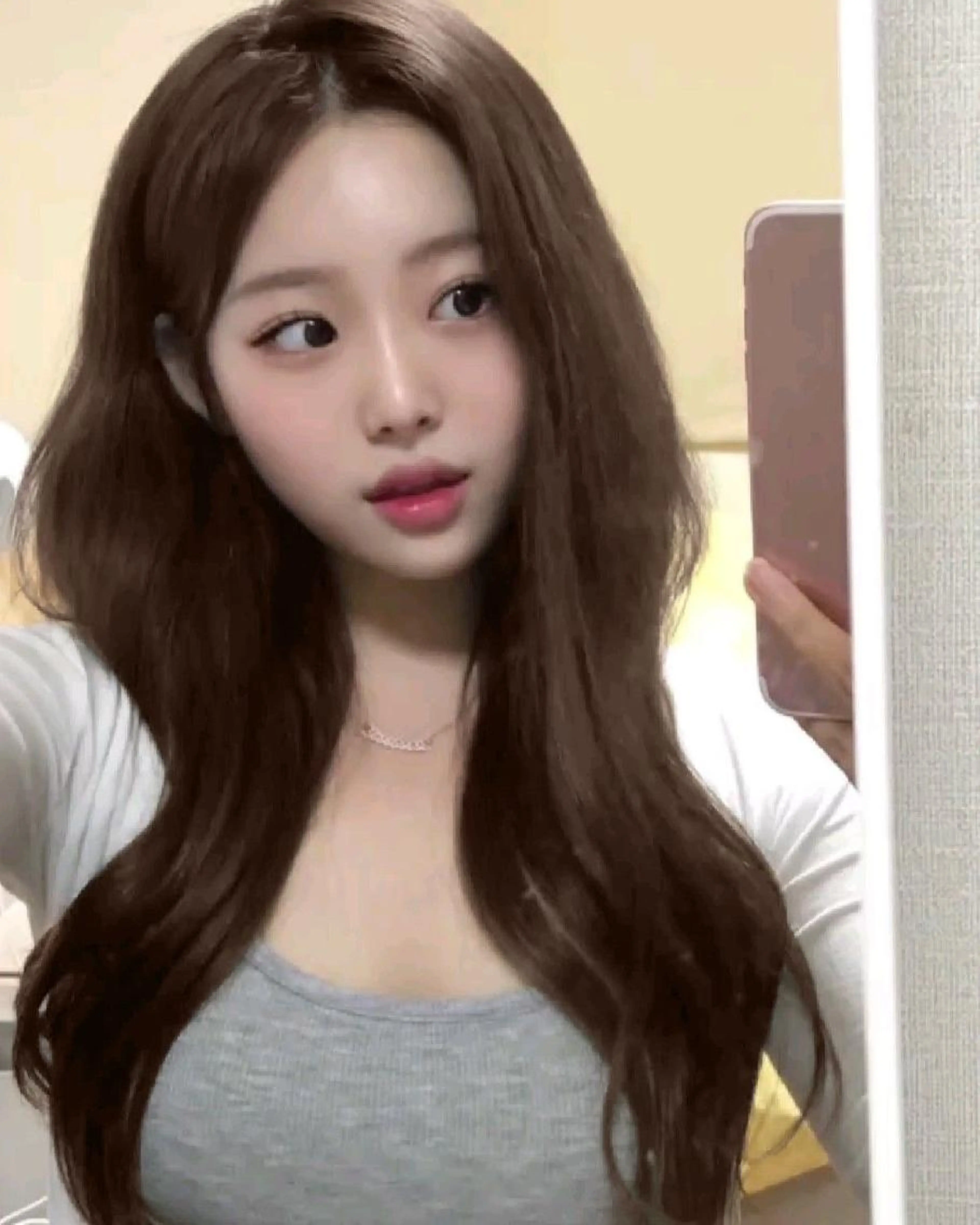 【🕯️韓国SALE🕯️】韓国女子のトレンドレイヤーカット➕大人っぽな透明感ベージュ🤍ワンカラー➕オリジナルTr🤍の写真