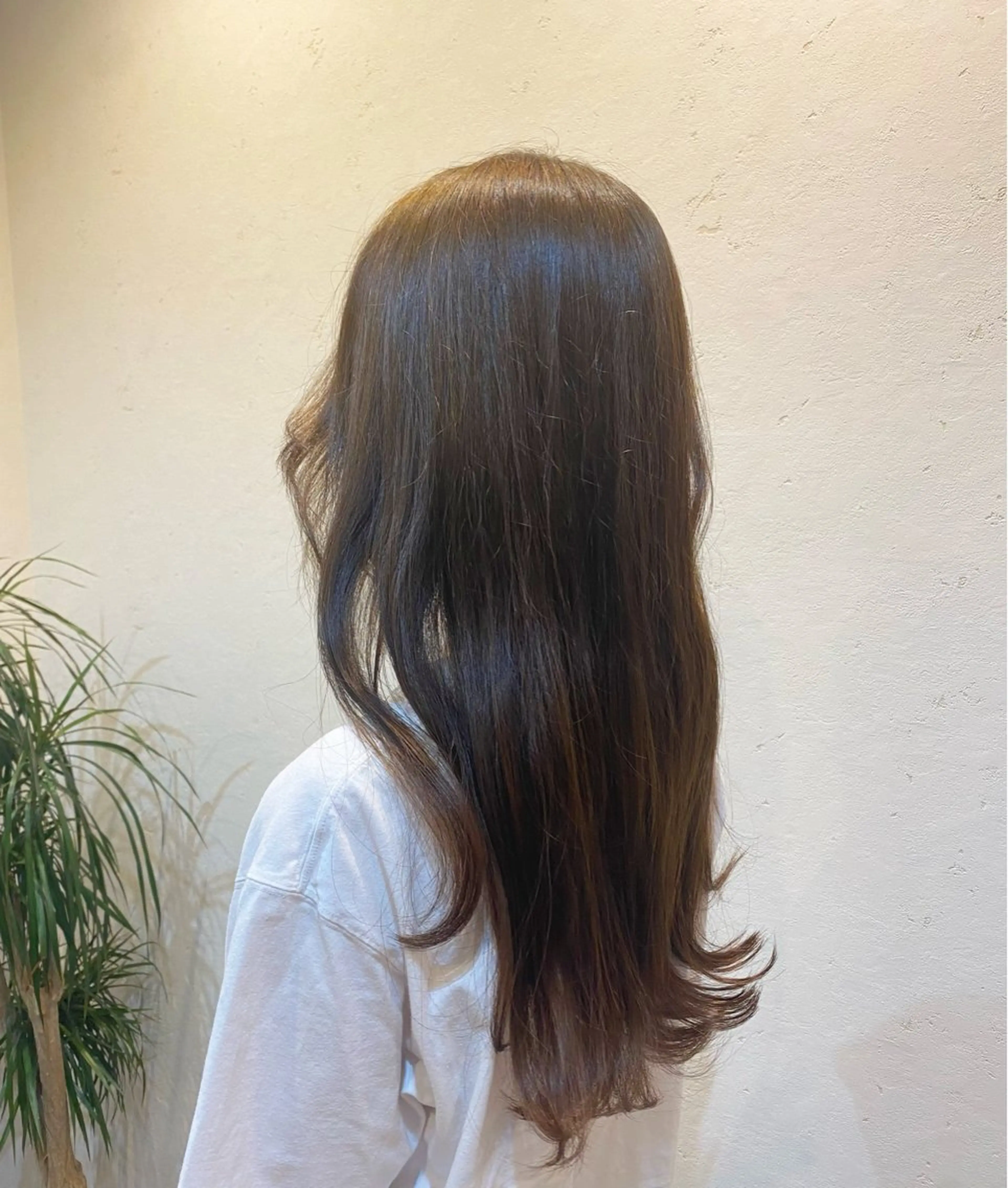 ロング カラー 佐々木 愛里のヘアスタイル