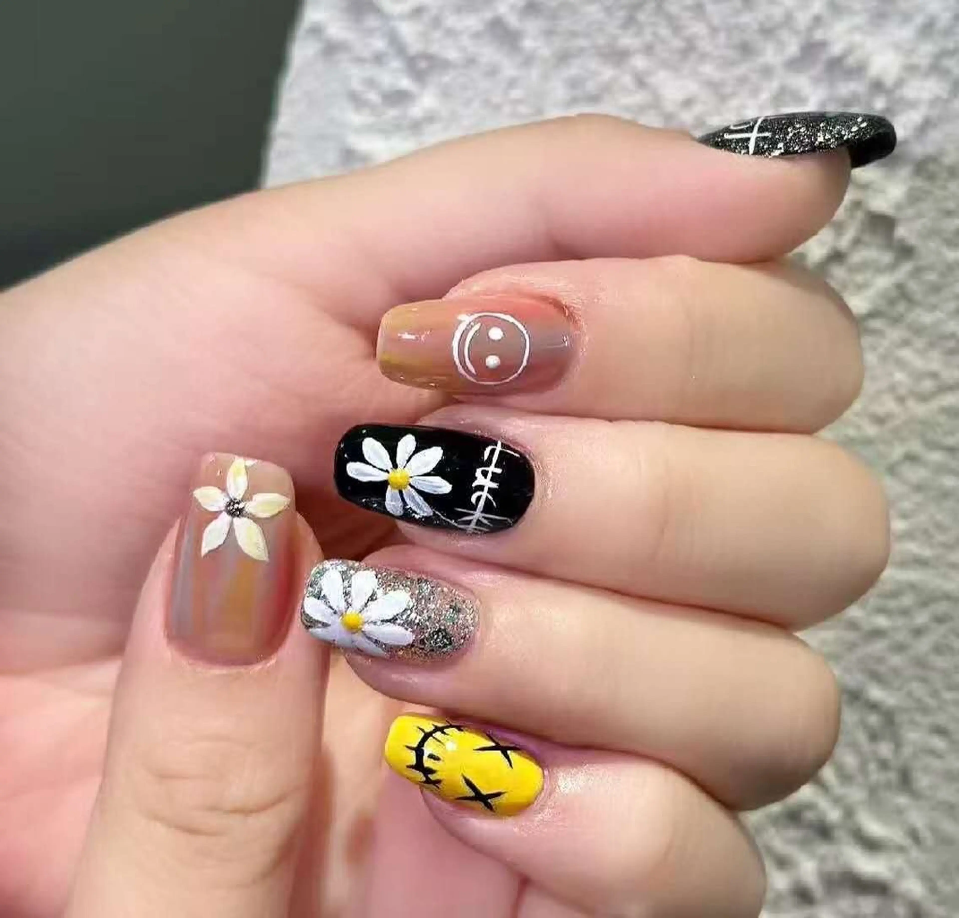 ネイル オーロラネイル フラワーネイル フットネイル フレンチネイル ジェルネイル ハンドネイル Oomiya 服部のネイルデザイン