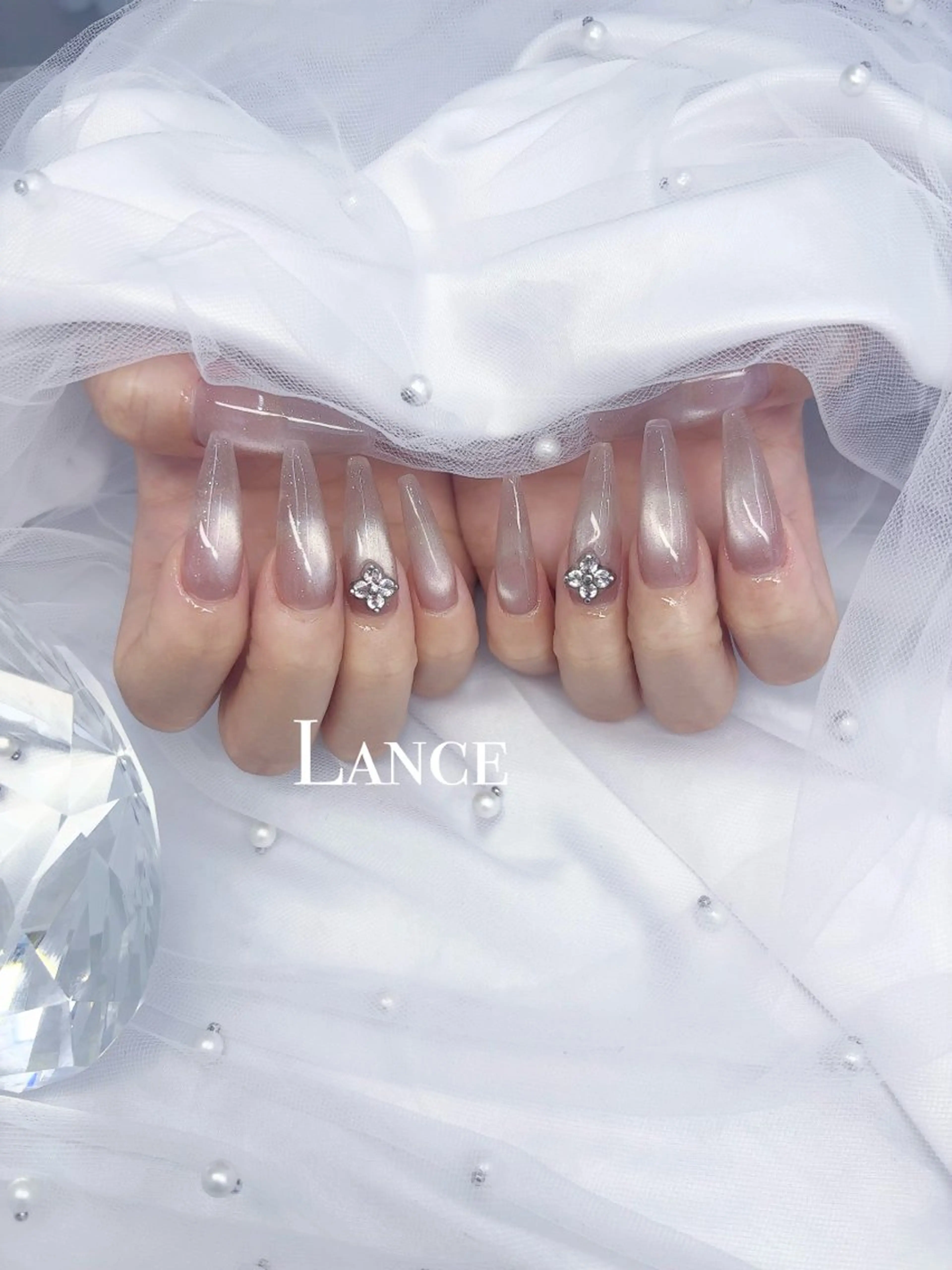 ネイル オーロラネイル ドット フットネイル 氷ネイル・うるうるネイル キラキラネイル ハンドネイル Lance nailのネイルデザイン