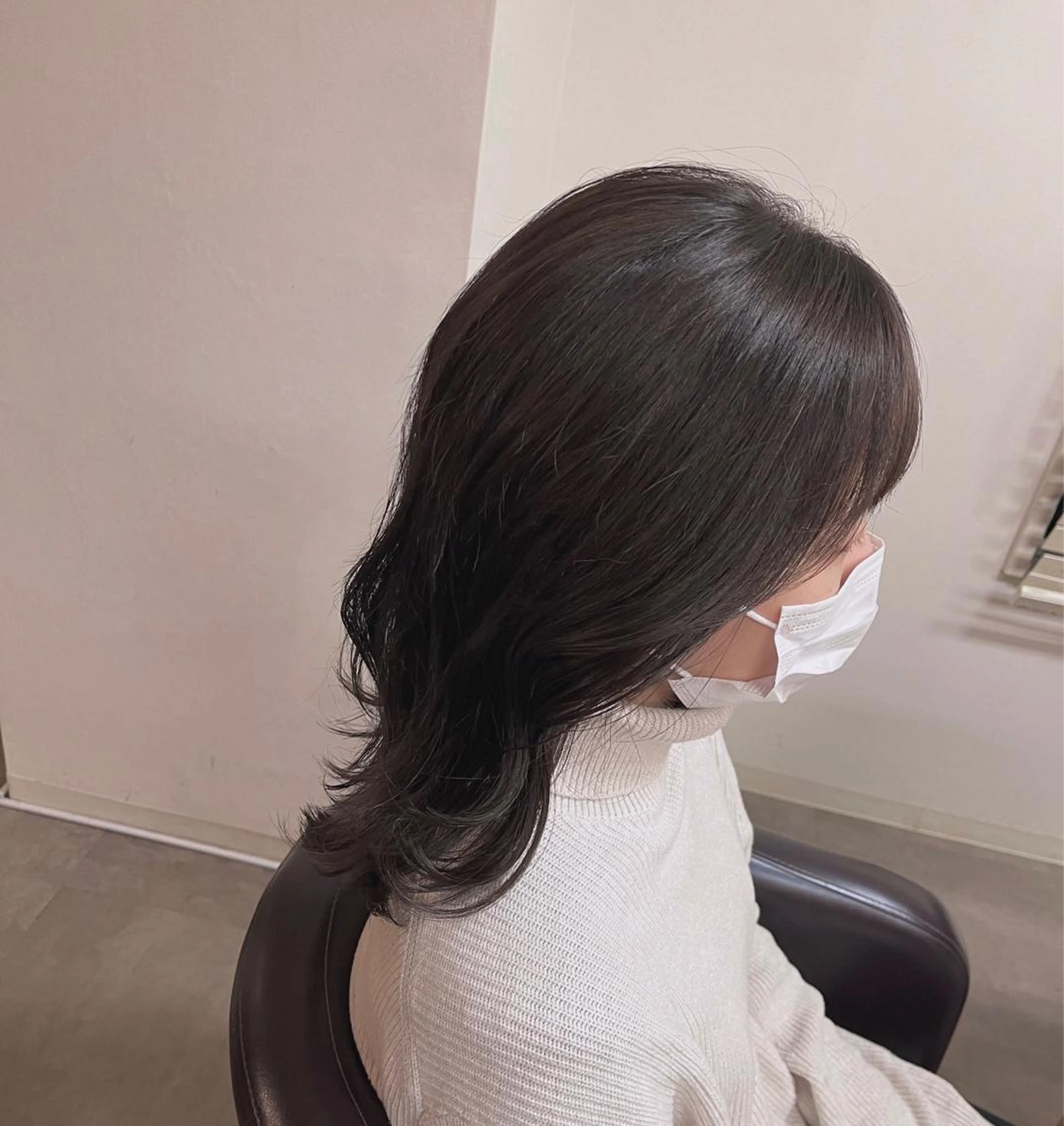 セミロング トリートメント 縮毛矯正✨グレー ジュカラー✨MOEのヘアスタイル