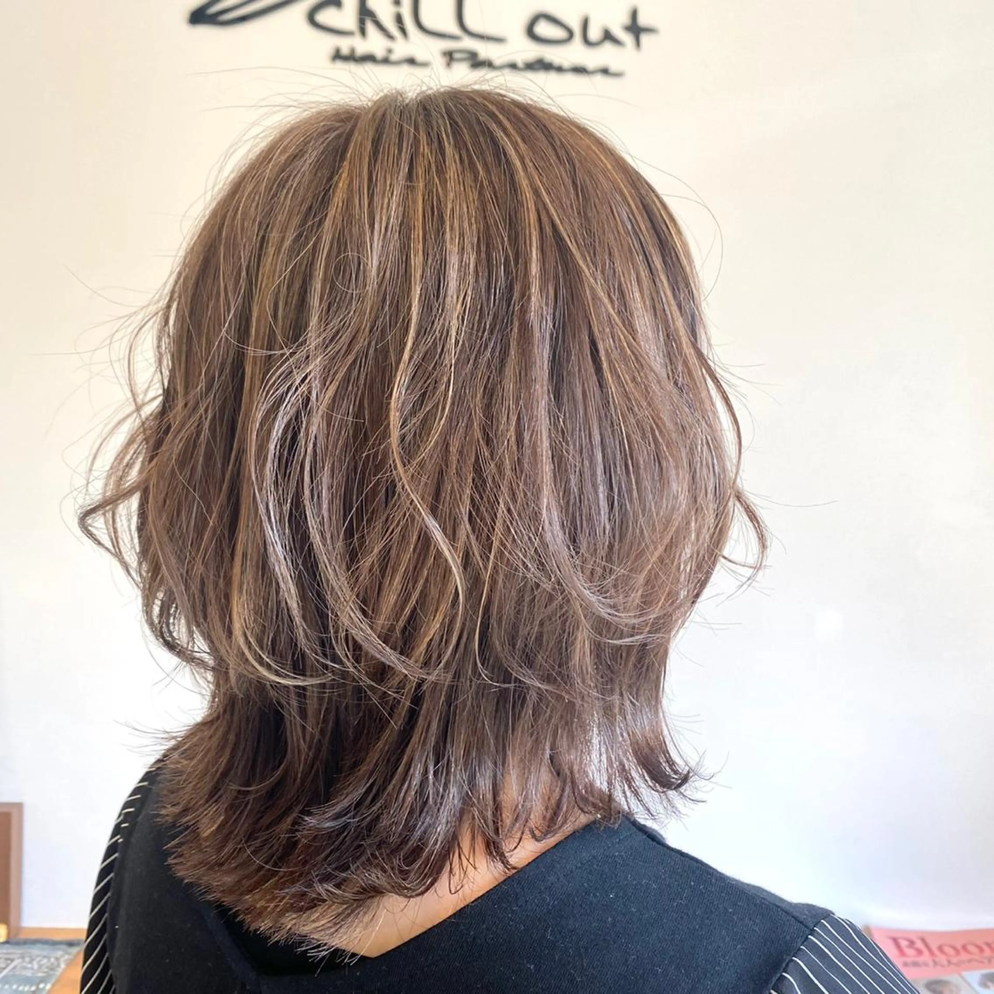 セミロング カラー ハイライトカラー ハイライト chill out 南塚口本店のヘアスタイル
