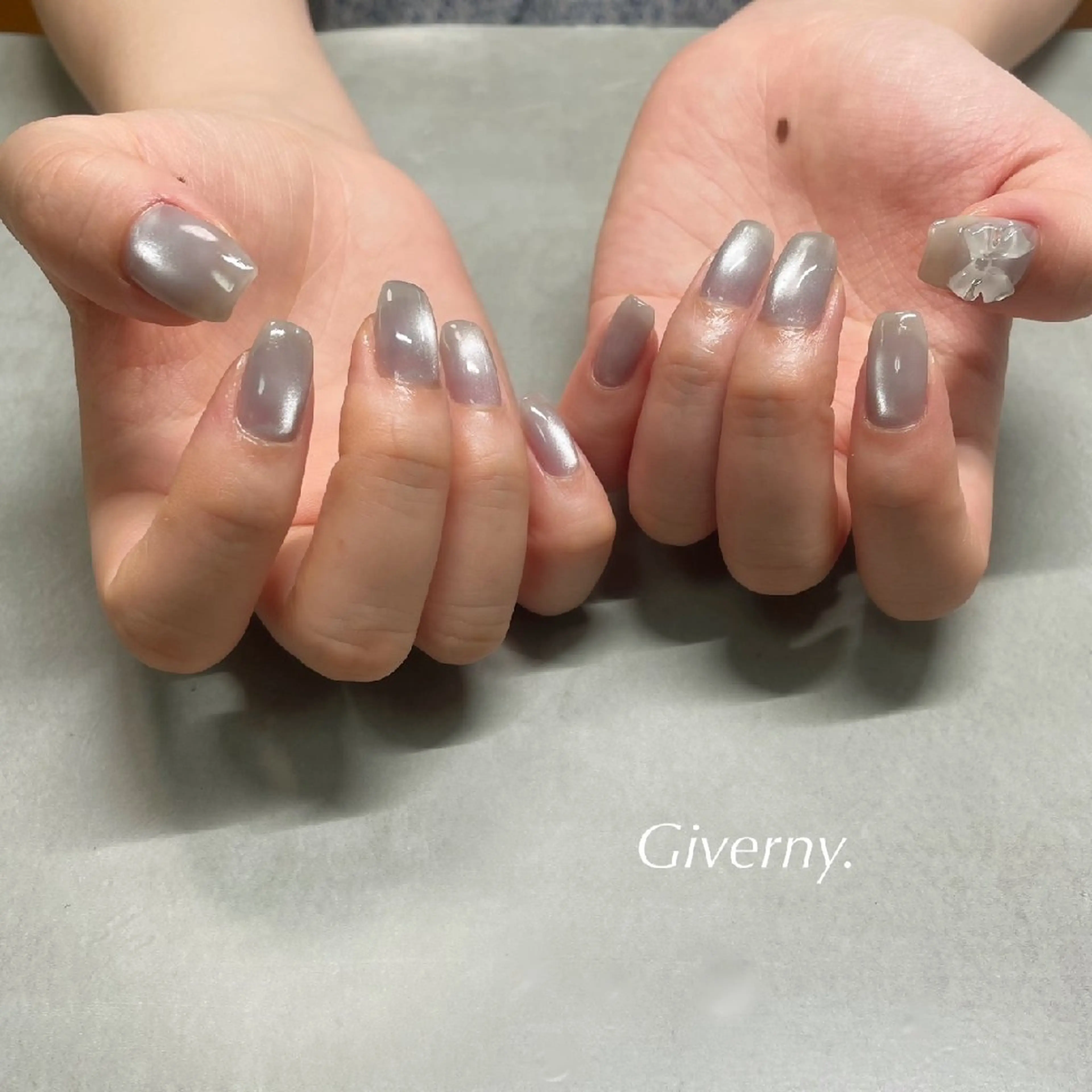 ネイル マグネットネイル 夏ネイル ハンドネイル Giverny .のネイルデザイン