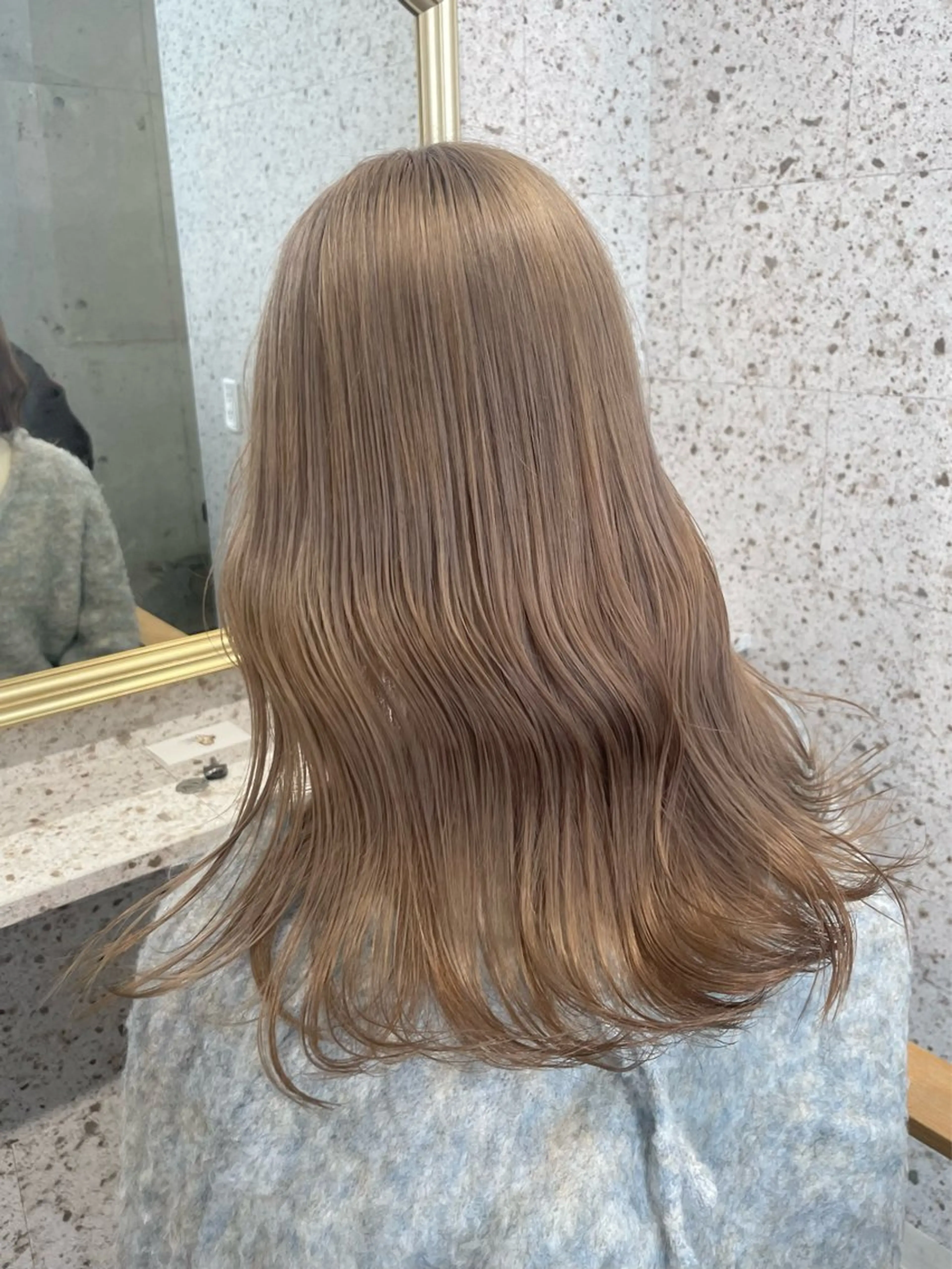 ロング カラー ヘアカラー トリートメント SHOTO ハイトー ン/ブロンドカラーのヘアスタイル