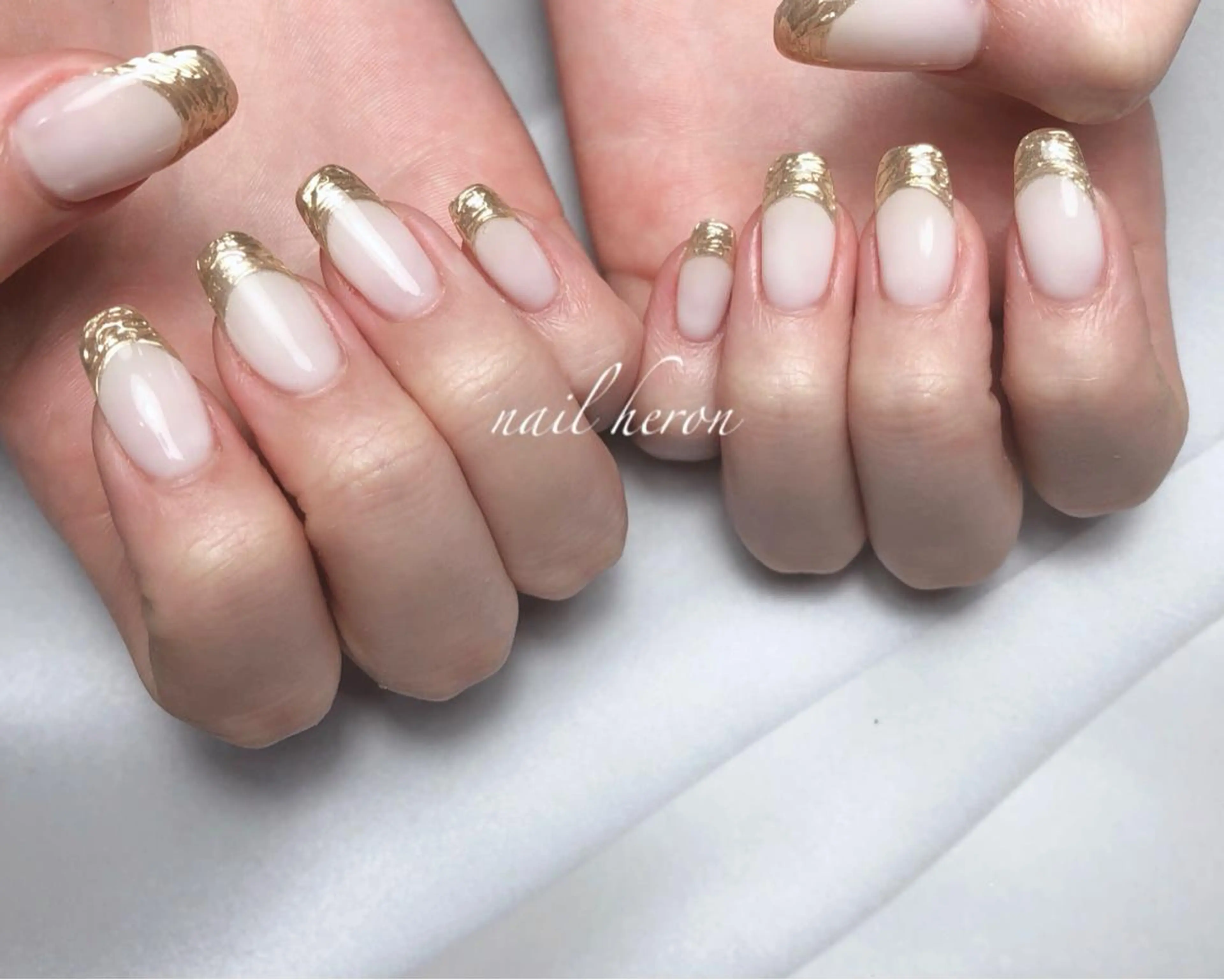 ネイル ホワイト ハンドネイル saki_ nail heronのネイルデザイン