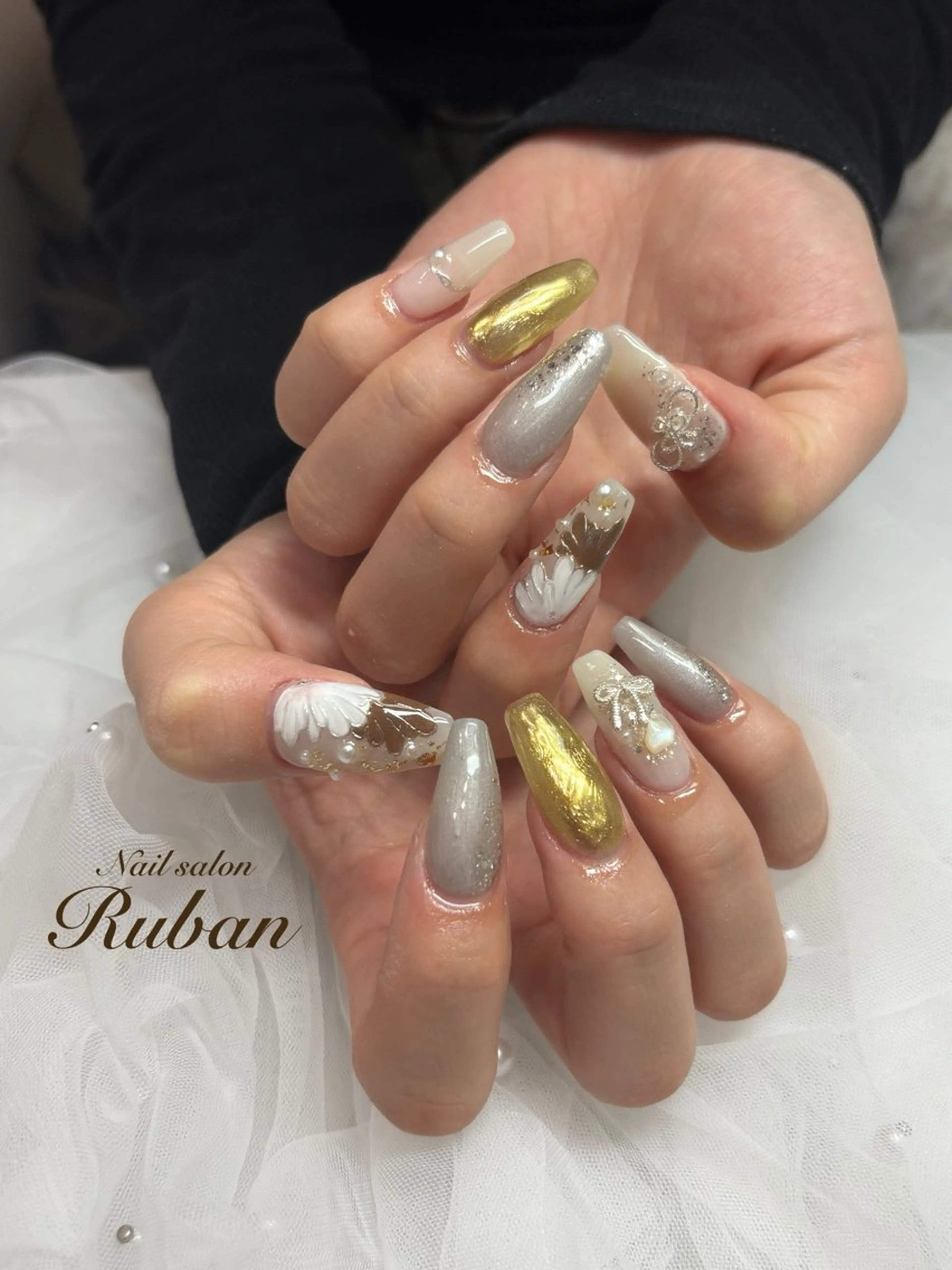 ネイル アートネイル 成人式 持ち込み ブライダルネイル Nail salon Rubanのネイルデザイン