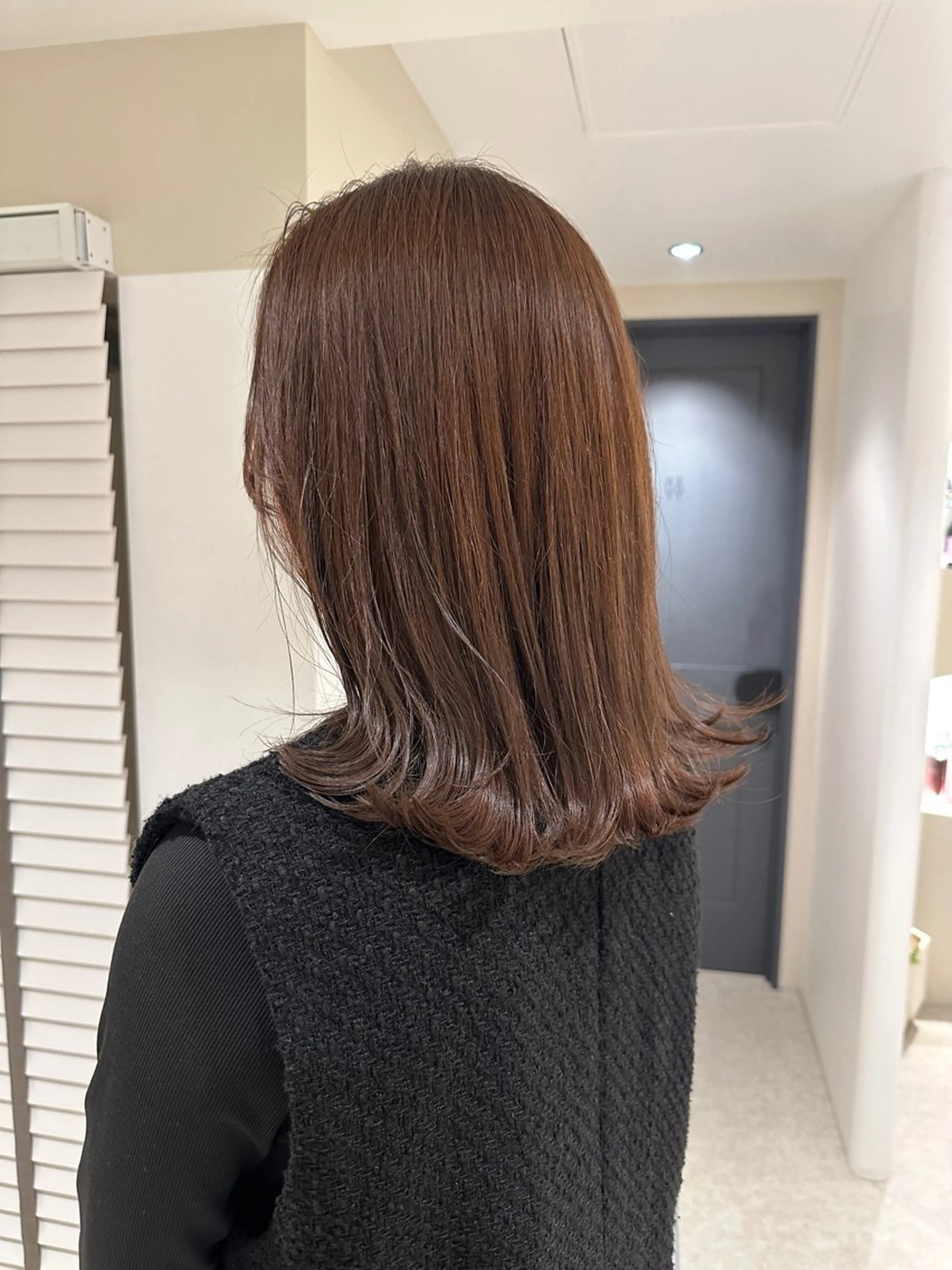 ミディアム カラー ヘアカラー トリートメント 金ウンス 髪質改善カラーのヘアスタイル