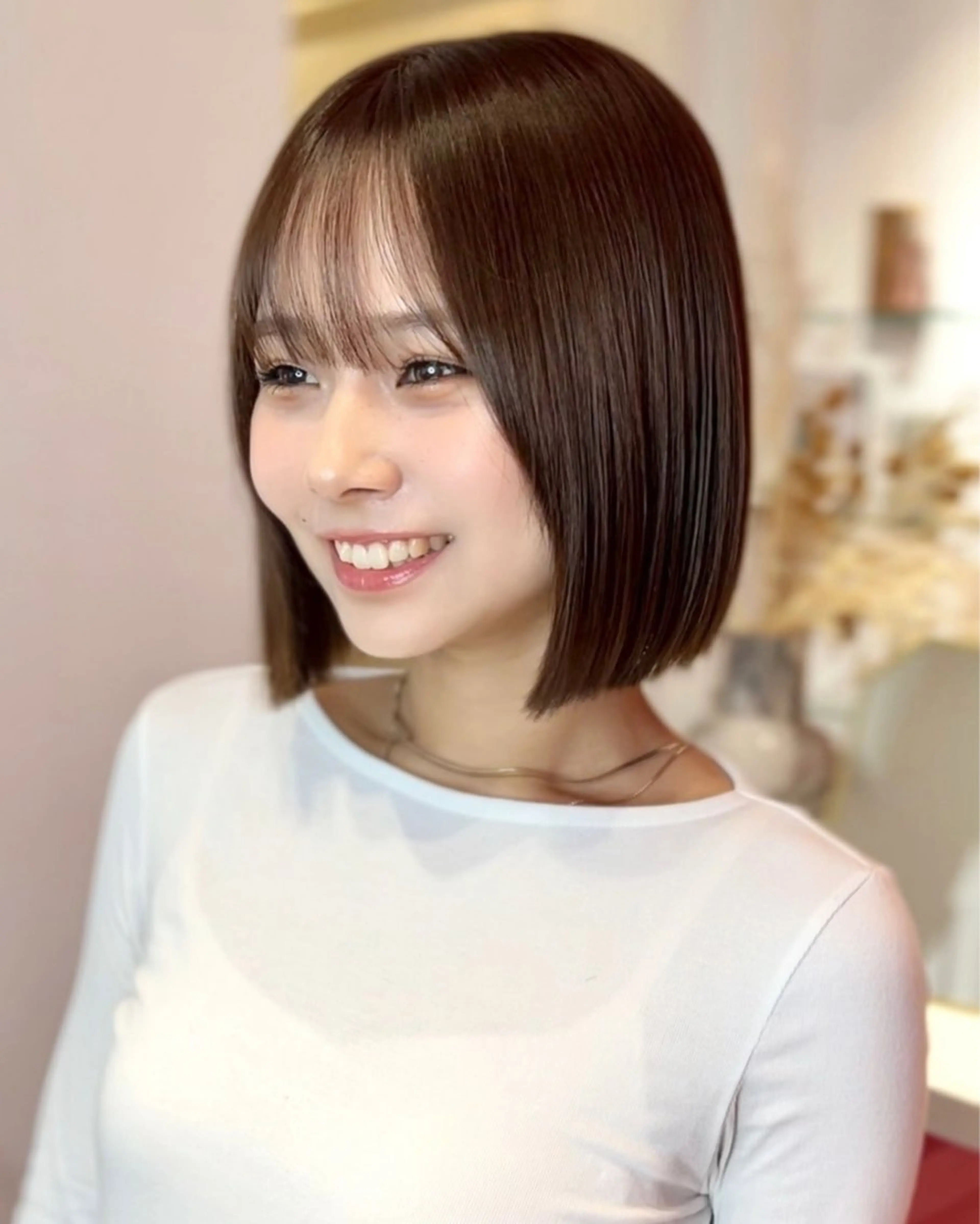 ショート カラー カット ヘアカラー トリートメント 莉乃/縮毛矯正/髪質 改善/艶カラーのヘアスタイル