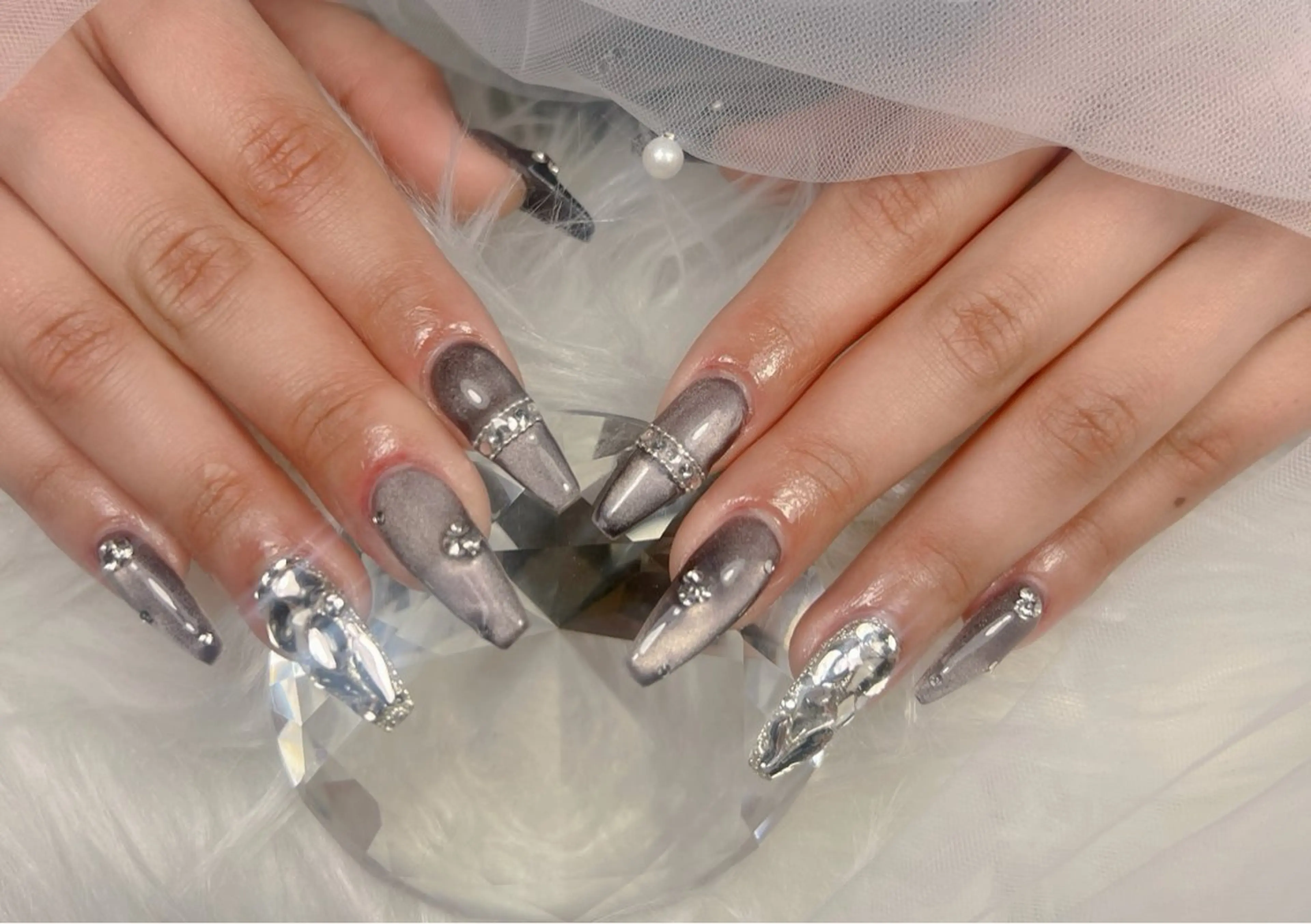 ネイル アートネイル オーロラネイル チークネイル 長さ出し フットネイル ハンドネイル フットネイル ハンドケア Noiranail_ studio川越西口のネイルデザイン