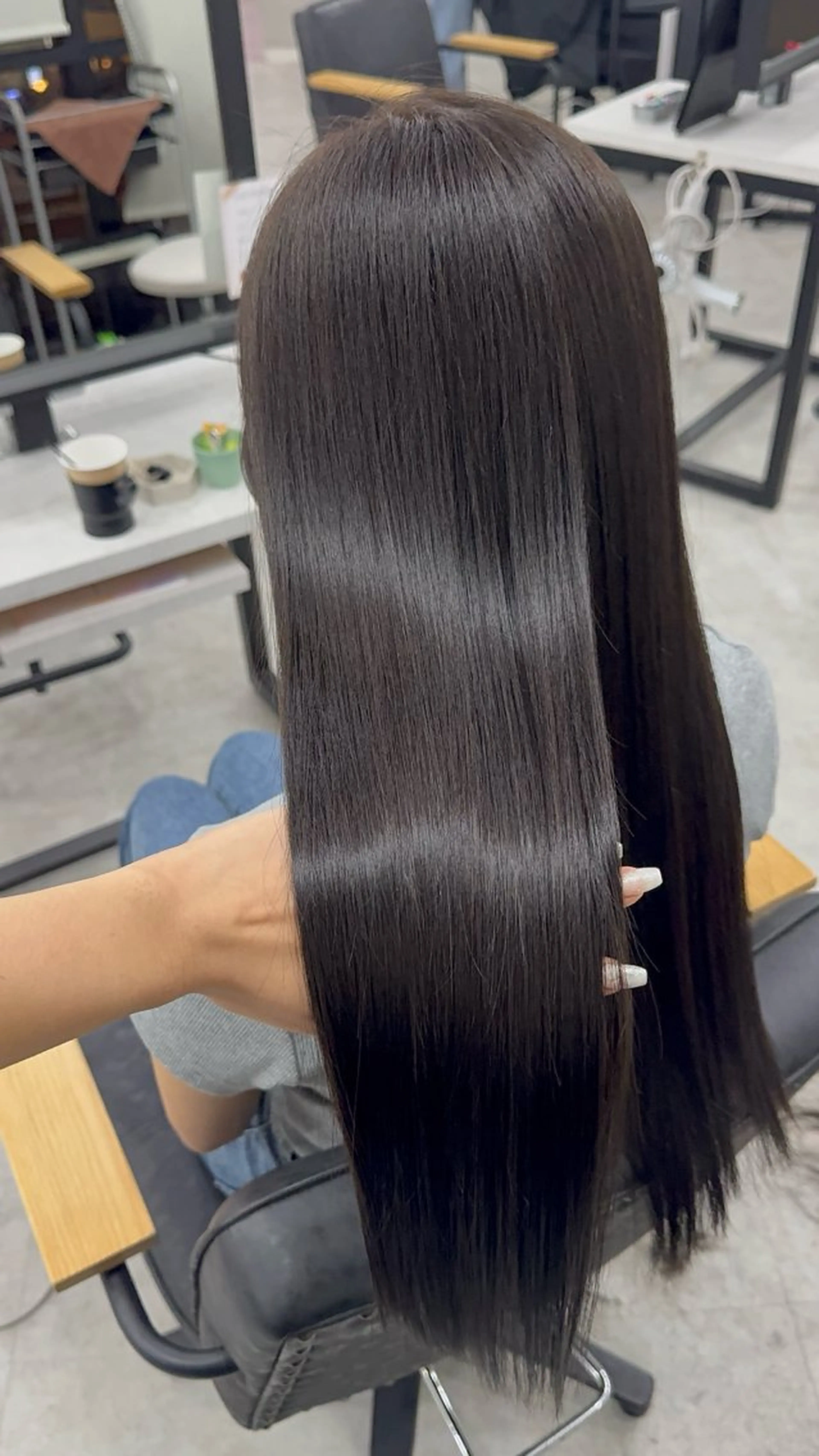ロング カラー アッシュ アッシュブラウン ベージュカラー 黒髪 ブリーチ カット ヘアカラー トリートメント 赤み無し柔らかカラー 【梅田】madokaのヘアスタイル