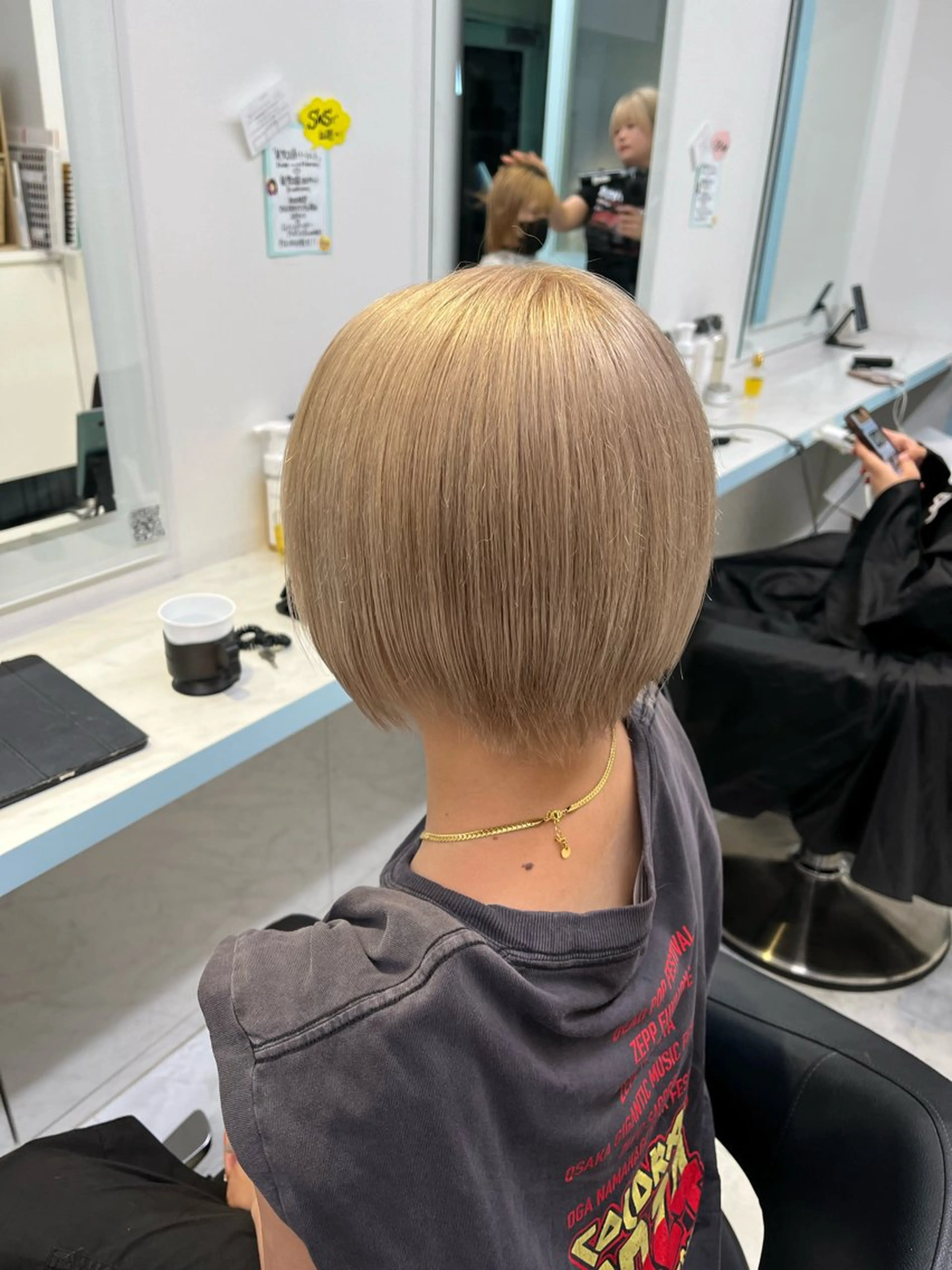 ショート カラー ヘアカラー トリートメント ブリーチカラー 🩵MIZUKIのヘアスタイル