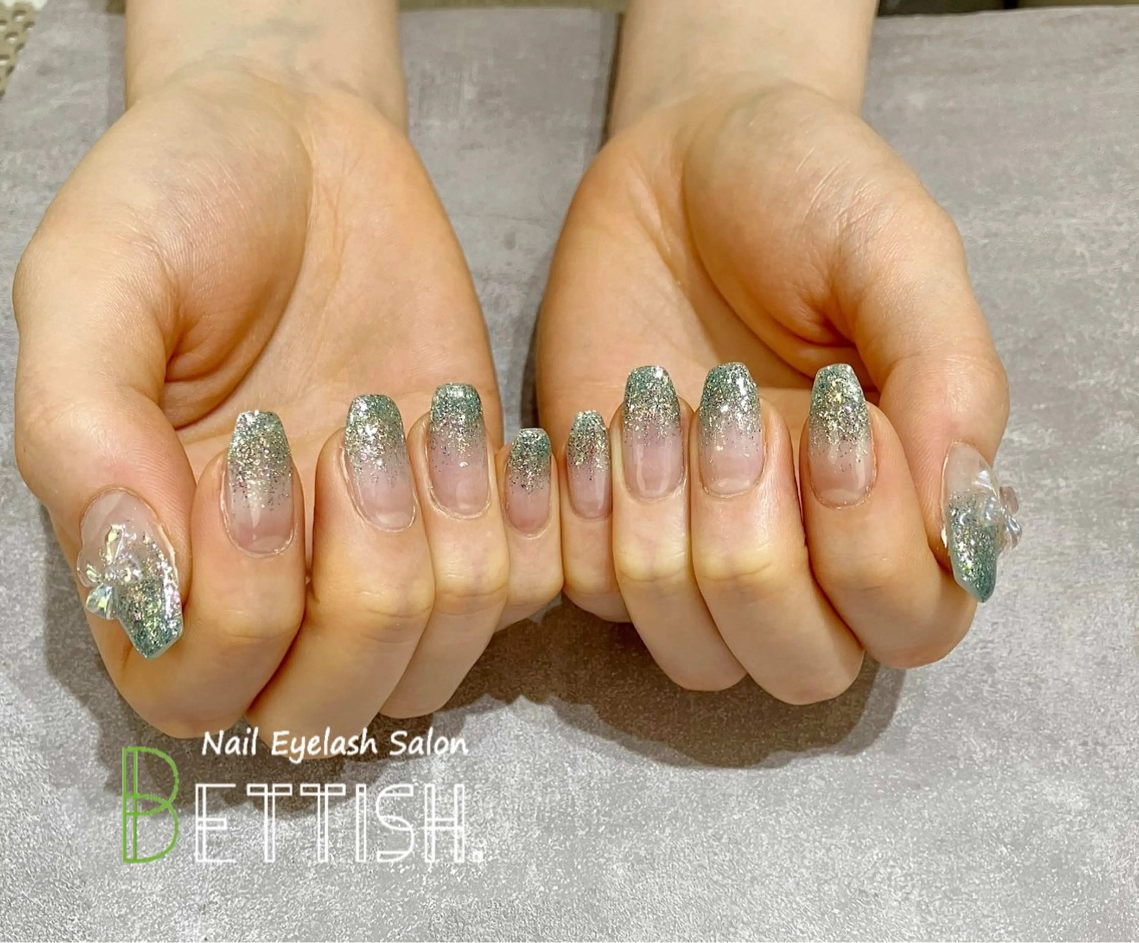 ネイル ラメ(グリッター) ラメグラデーション リボン ハンドネイル BETTISH. KUMIKO☺︎︎のネイルデザイン