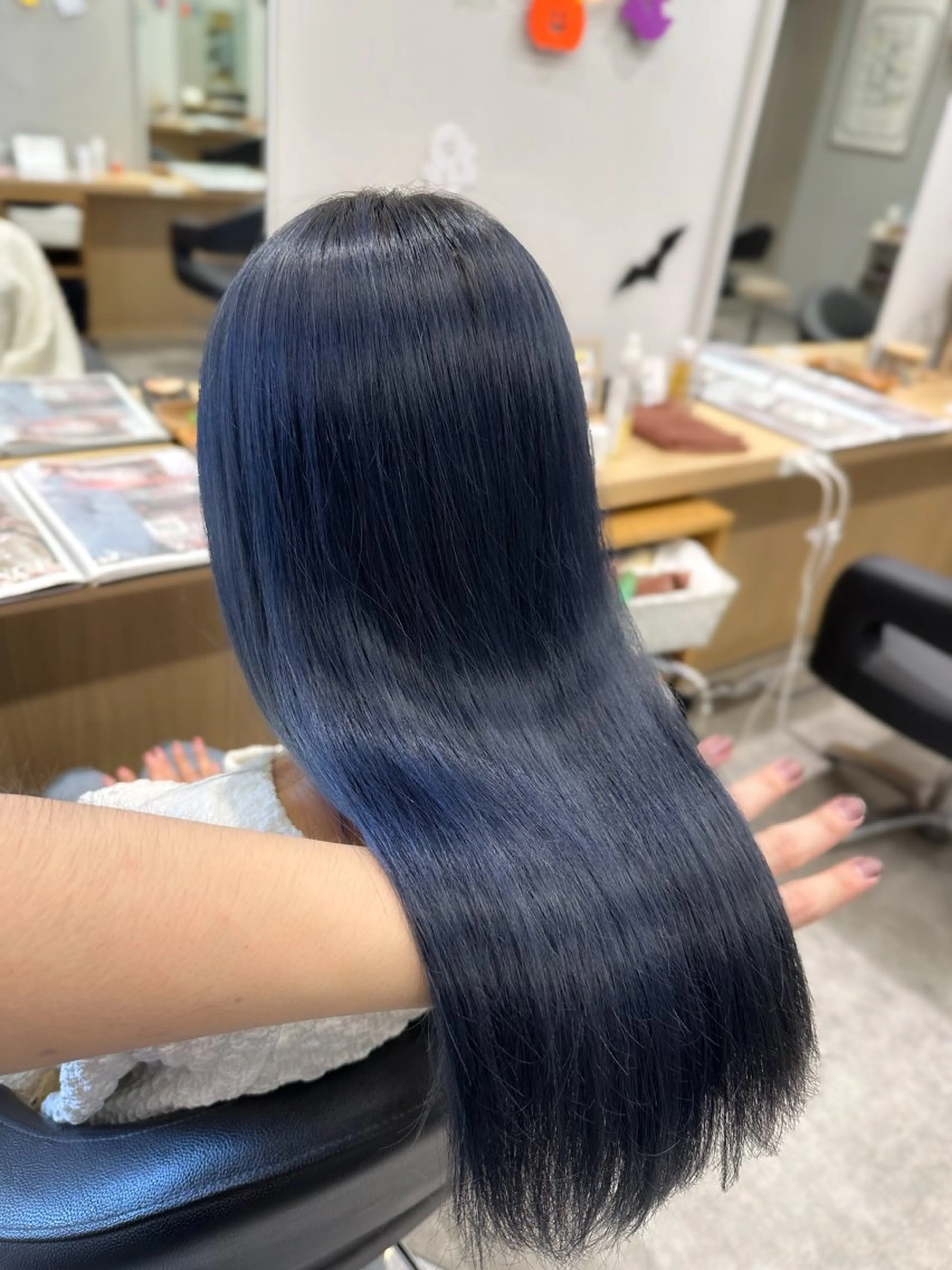 ロング カラー バレイヤージュ ミストバング ブリーチ ブルーカラー ブルーグレー ヘアカラー トリートメント 巻ける髪質改善🫧ハ イライト/永田汰伊智のヘアスタイル