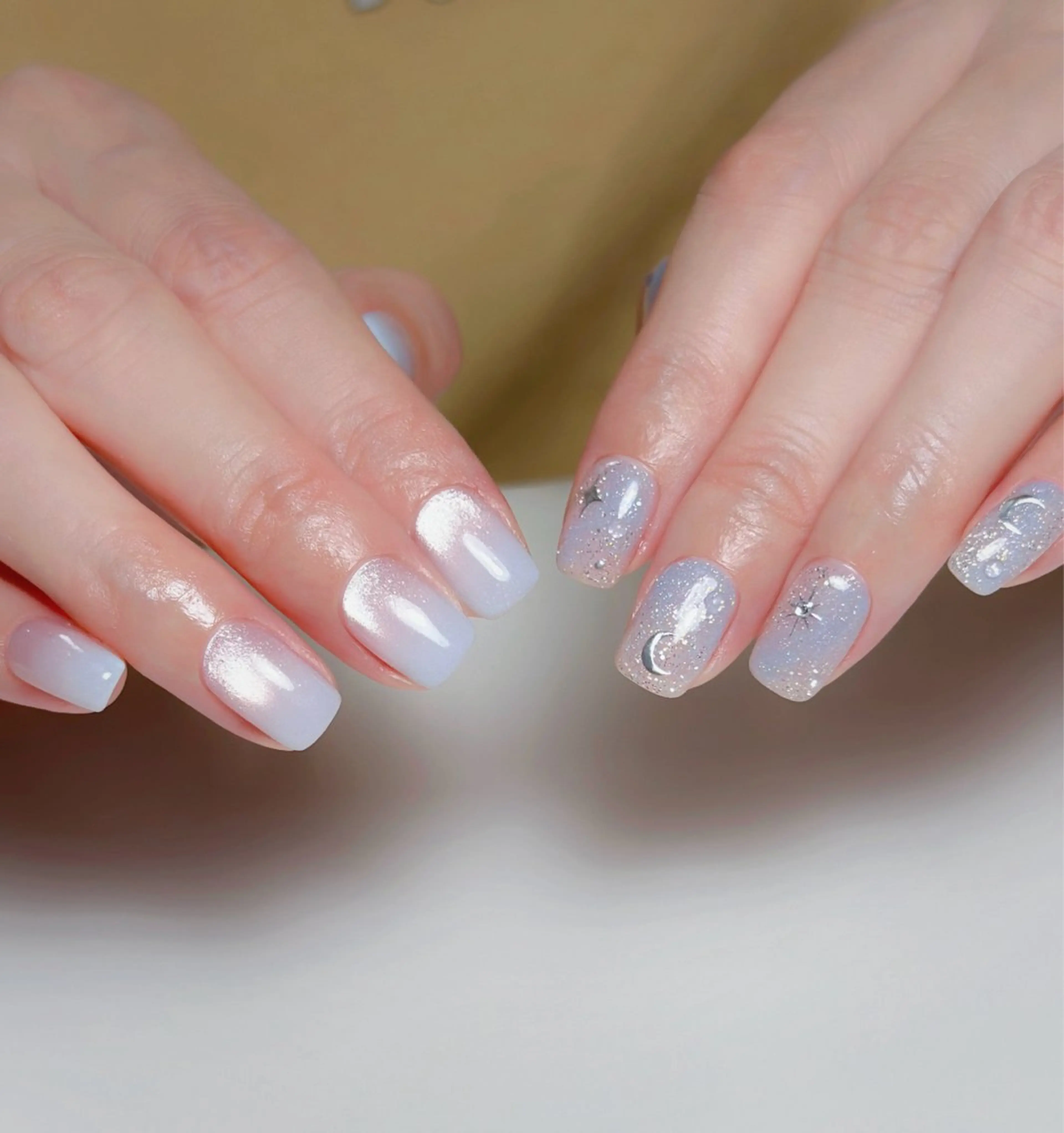 ネイル オーロラネイル 長さ出し フットネイル 韓国ネイル ラメ(グリッター) ハンドネイル 👍thumbs up nail👍のネイルデザイン