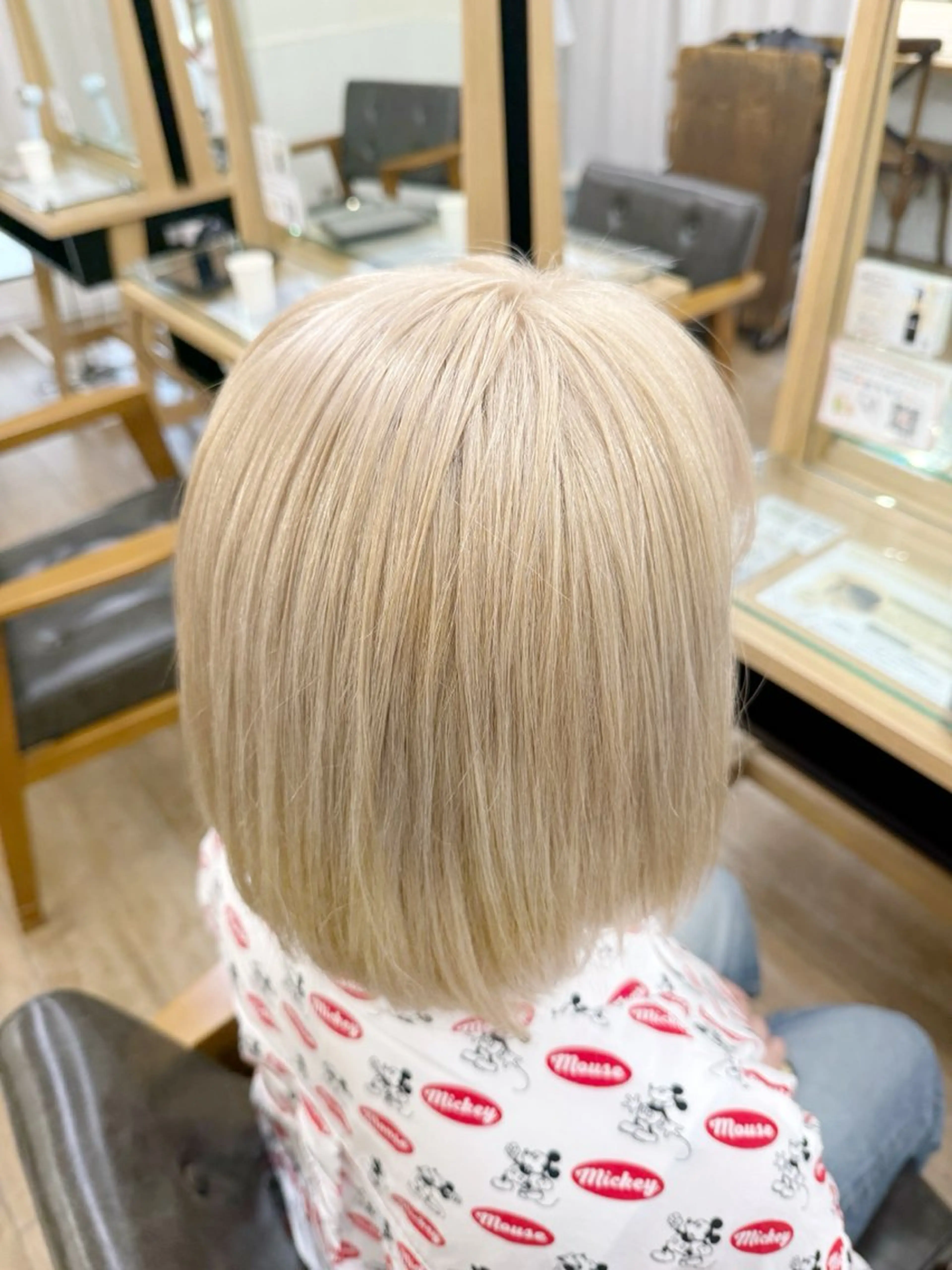 ミディアム カラー ブリーチ 抜きっぱなしブロンド ハイトーンカラー パーマ/ハイライト 💙鶴岡　愛💙のヘアスタイル