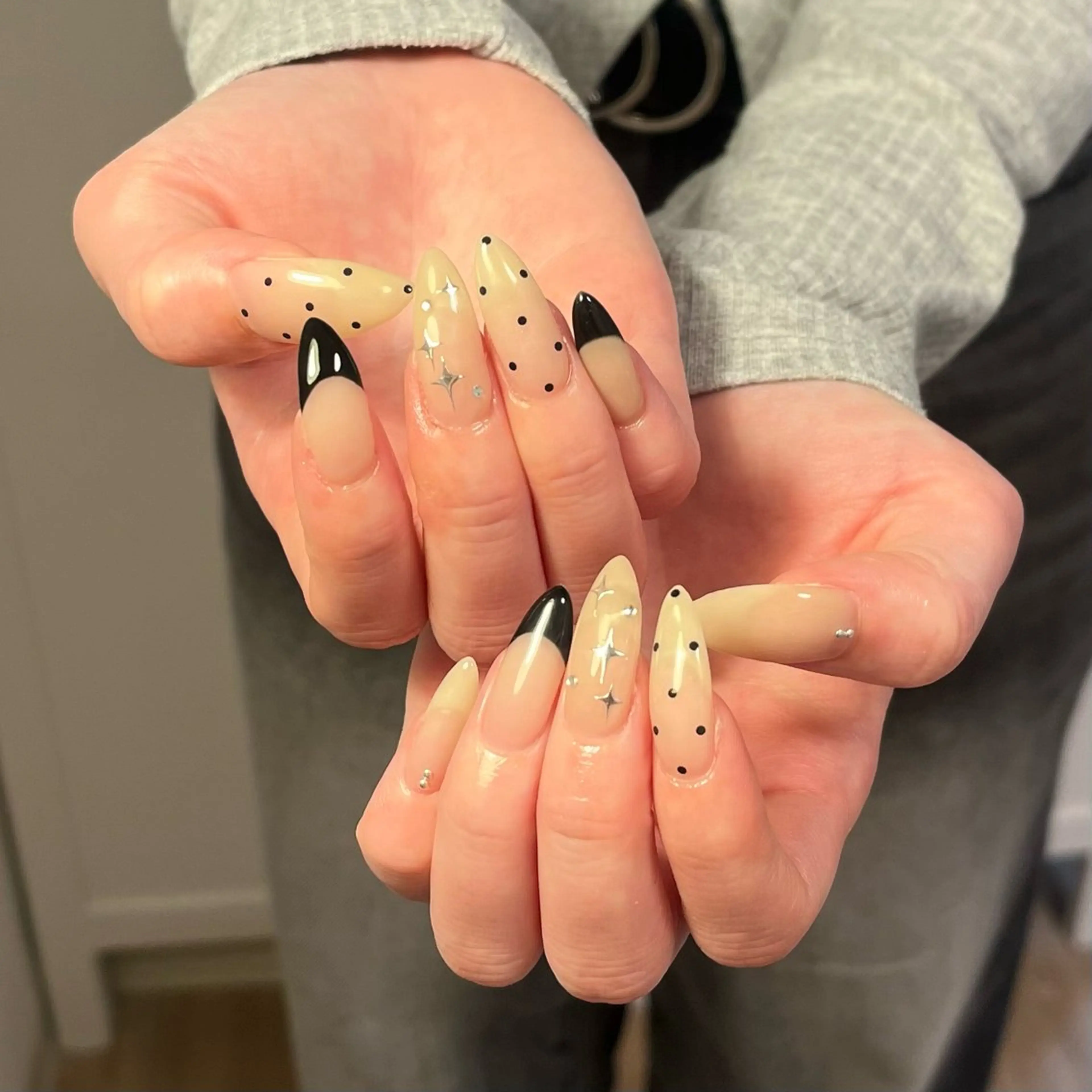 ネイル ハンドネイル フットネイル neroria nailのネイルデザイン
