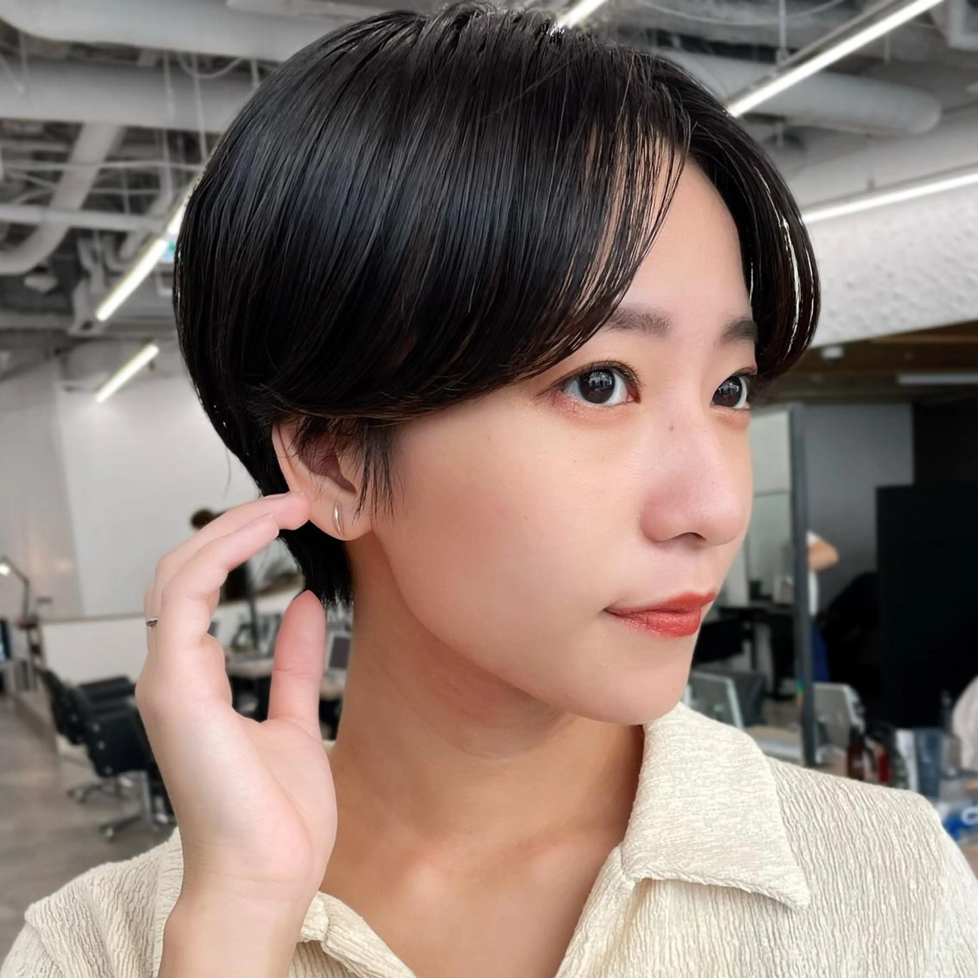 ショート パーマ 顔周りカット ショートヘア レイヤー/ショート透 明感カラー/西田祐賀のヘアスタイル