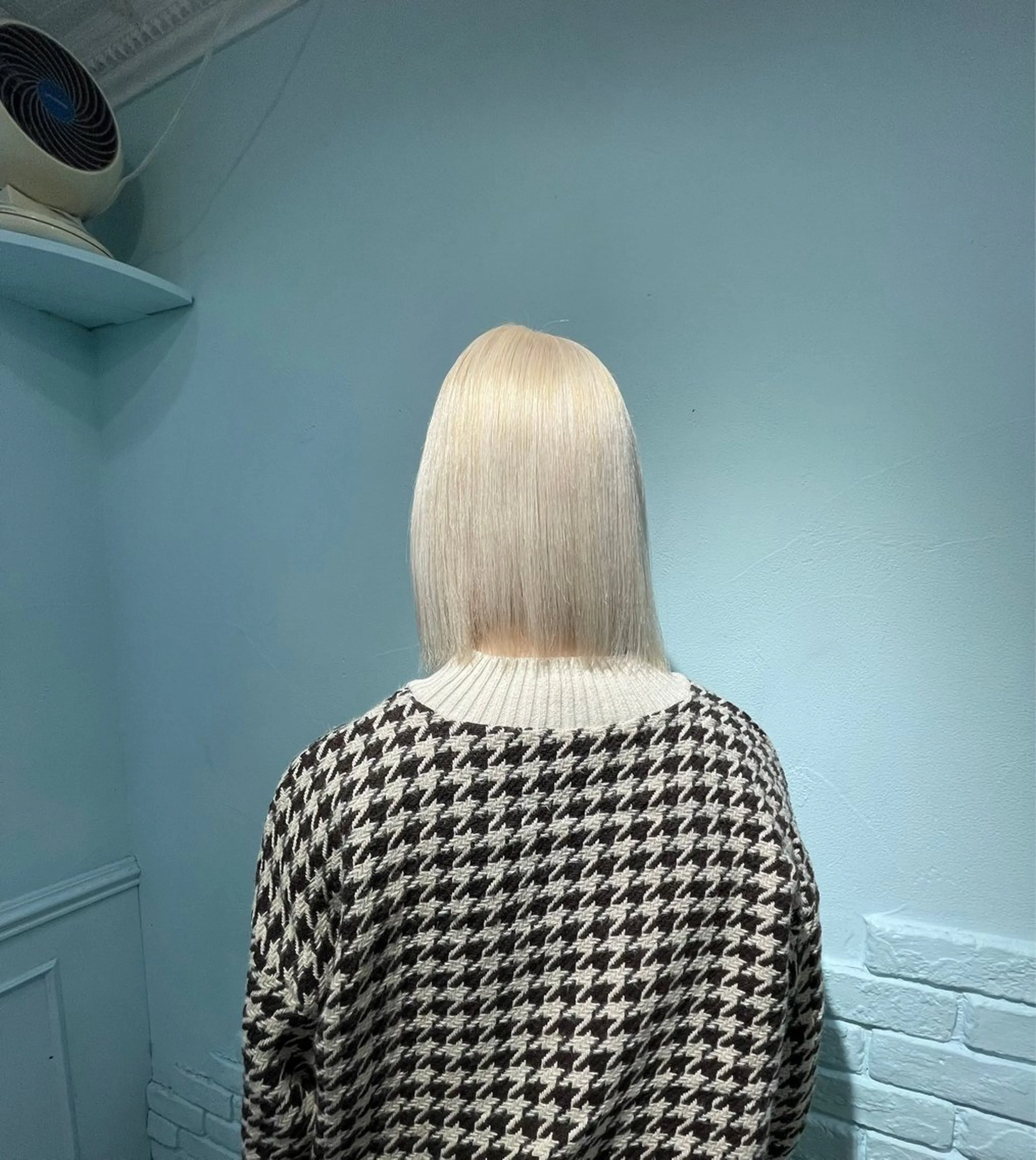 ミディアム カラー アッシュ アッシュグレー ベージュカラー ブリーチ ブロンド ヘアカラー トリートメント 【美髪ハイトーン】 髪質改善/大和🎀のヘアスタイル