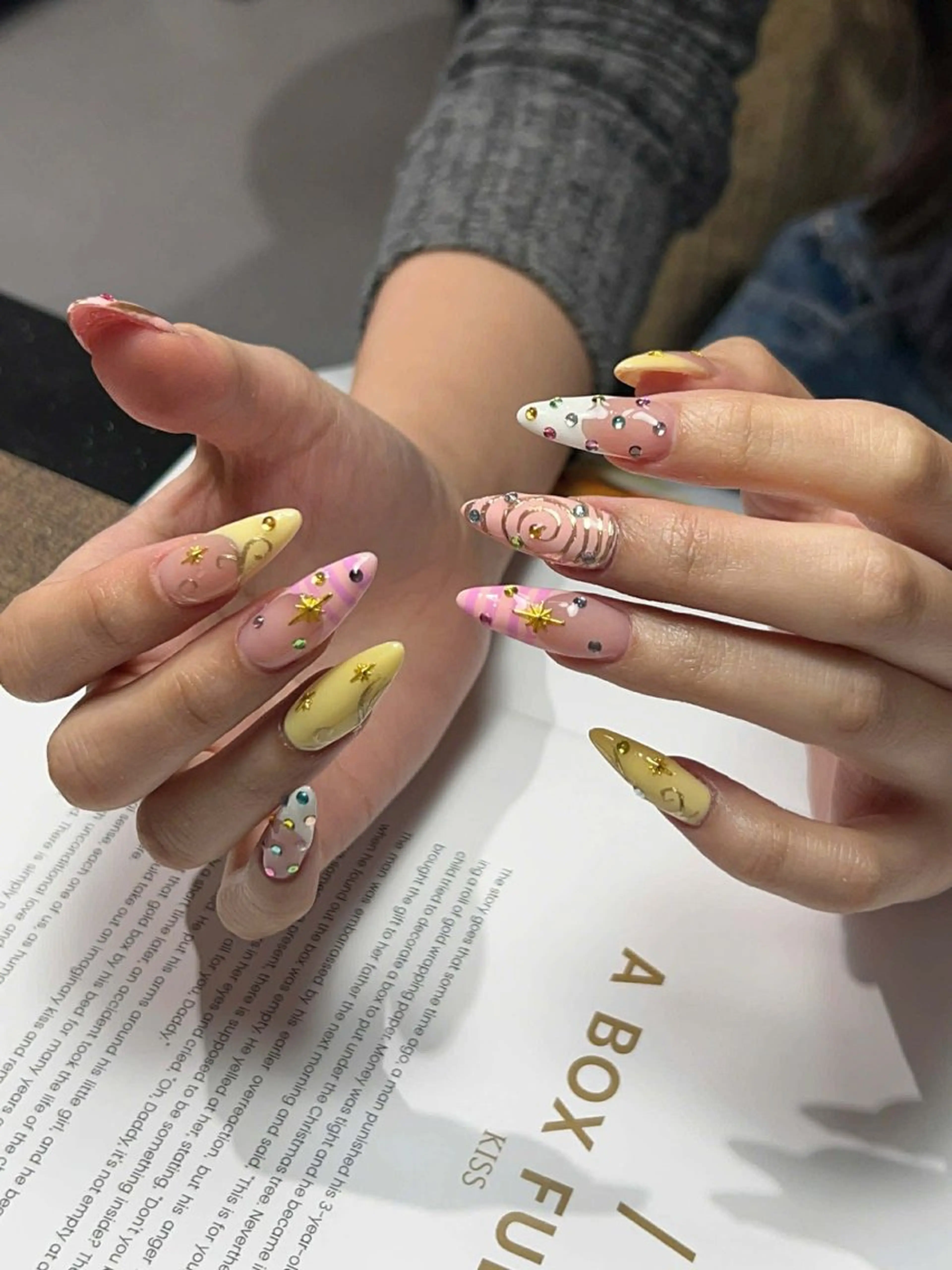 ネイル ハンドネイル 🩷KaRin🩷 チップ長さ出し専門のネイルデザイン