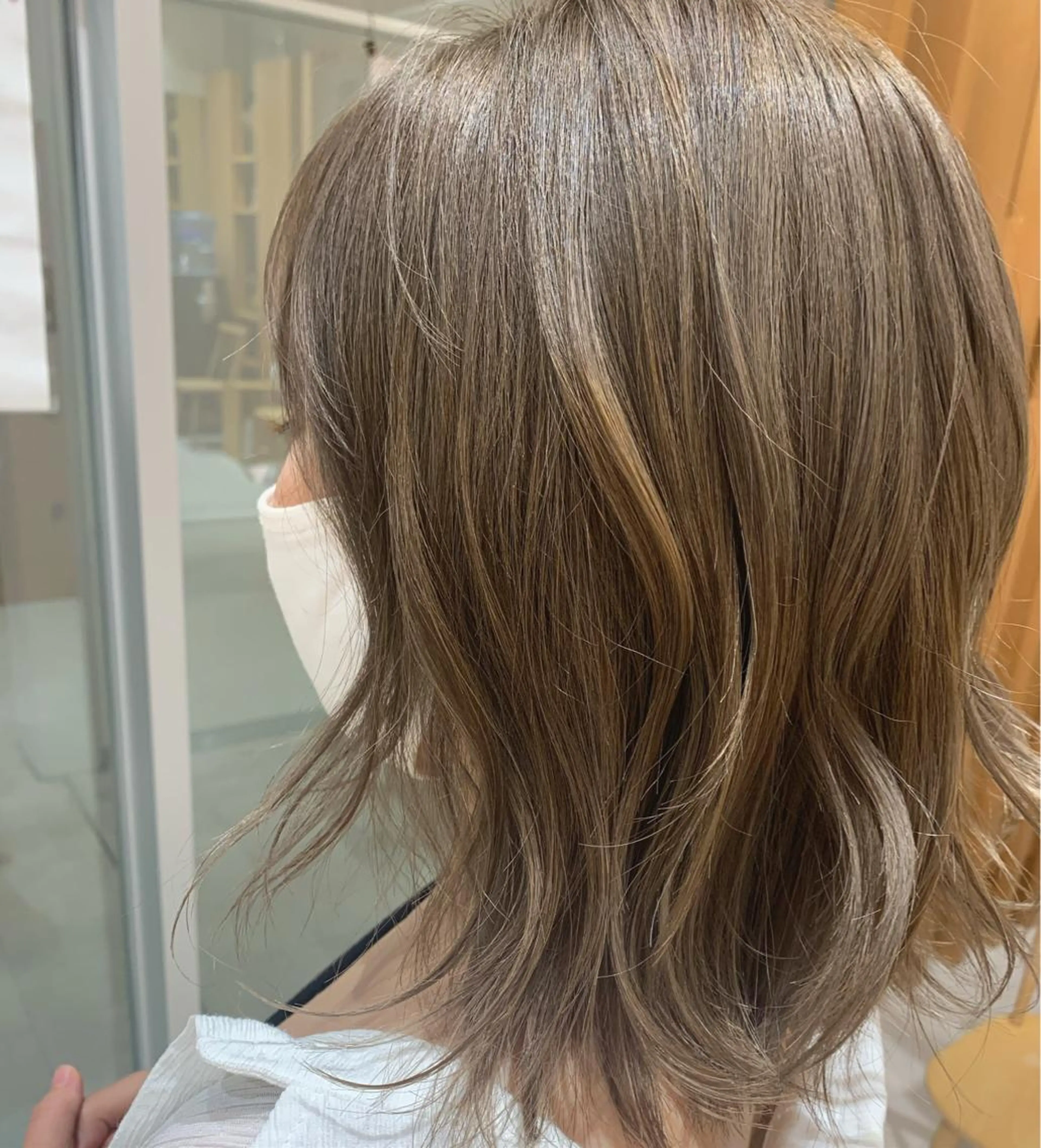 ミディアム カラー 下川 由貴のヘアスタイル