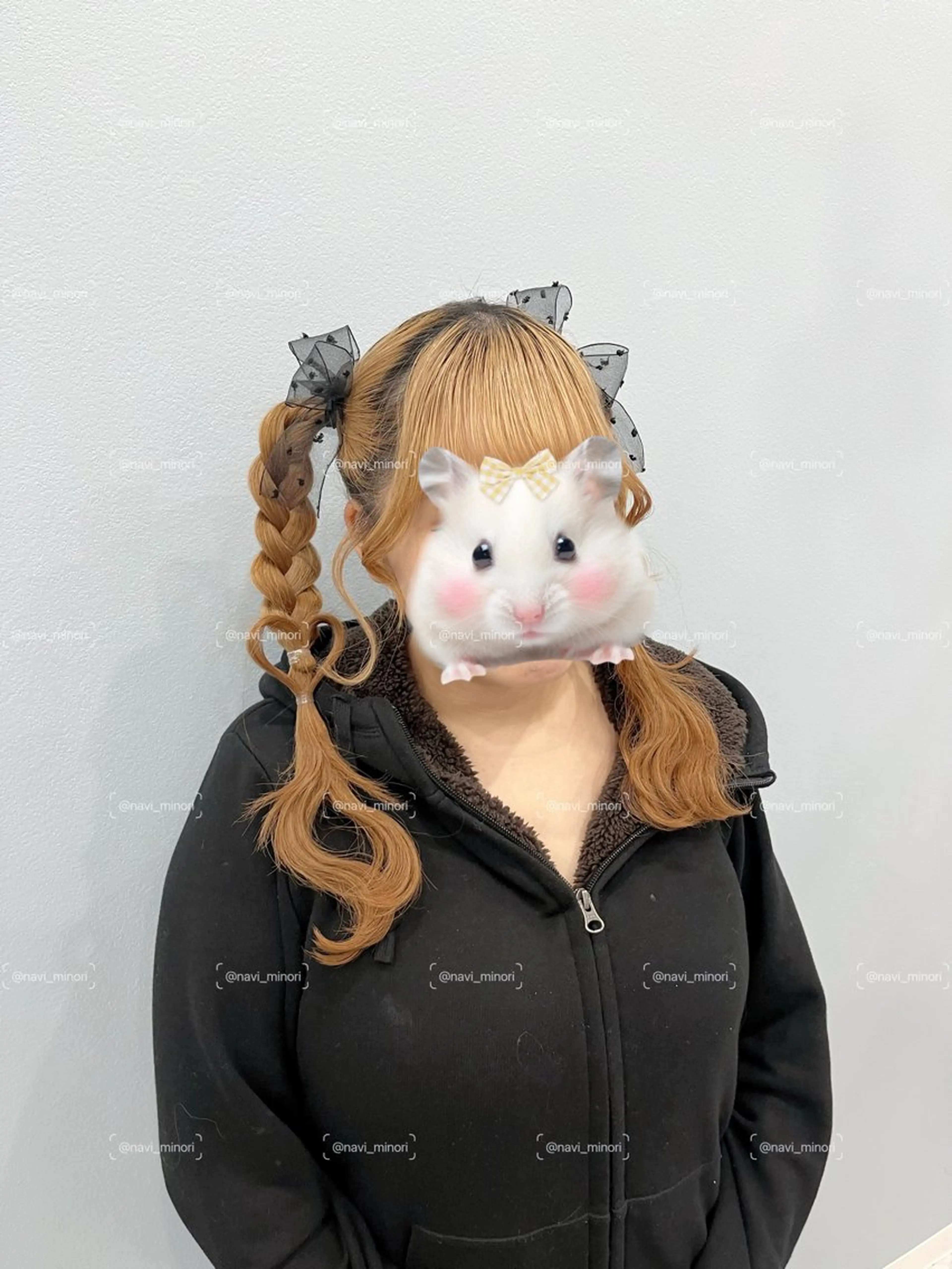 セミロング ヘアアレンジ ツインテール 三つ編み Hairset minoriのヘアスタイル