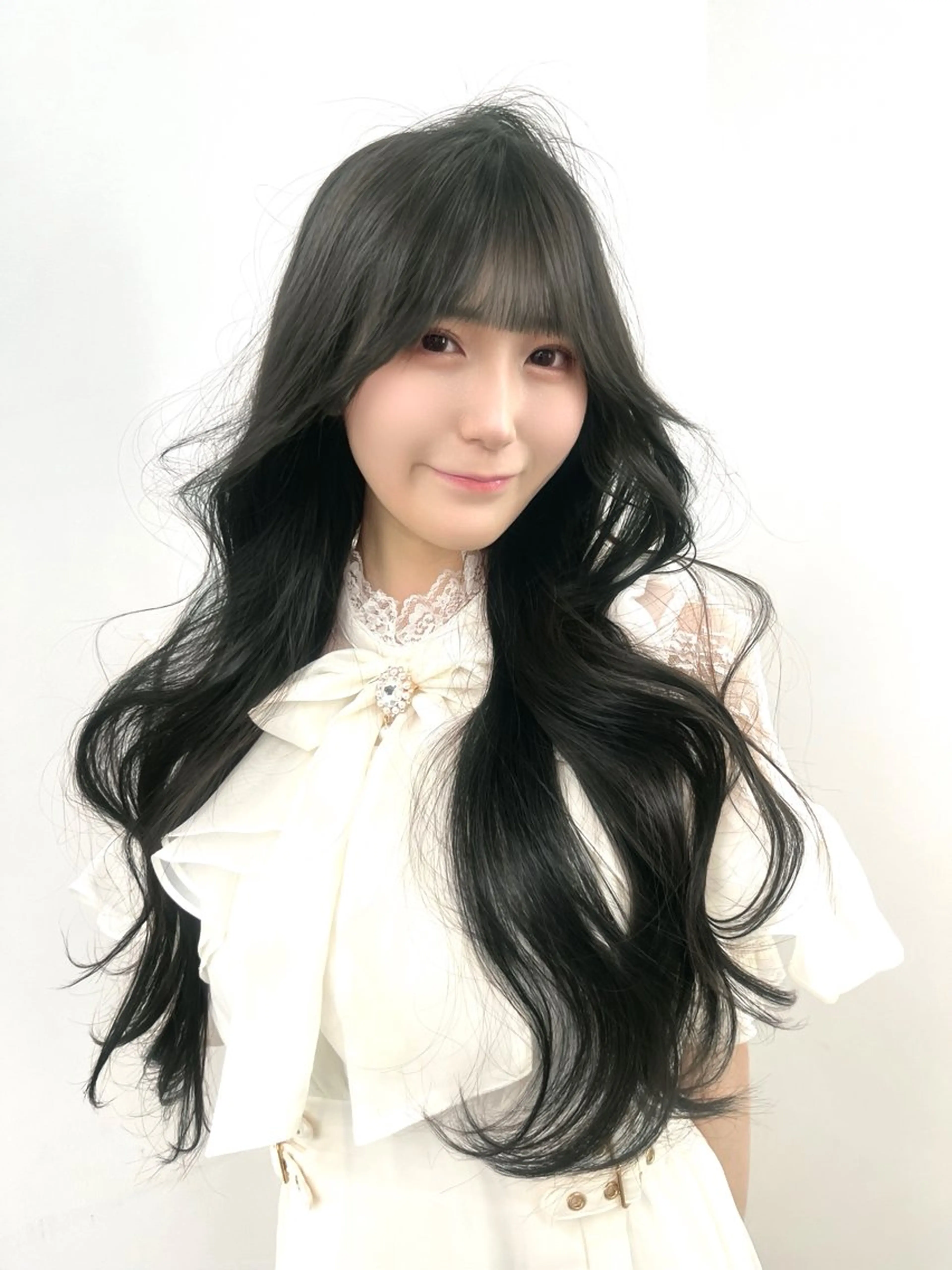 ロング カラー アッシュ ベージュカラー 黒髪 ブリーチ ブルーカラー 透明感カラー✨🩵 韓国ヘアkanatoのヘアスタイル