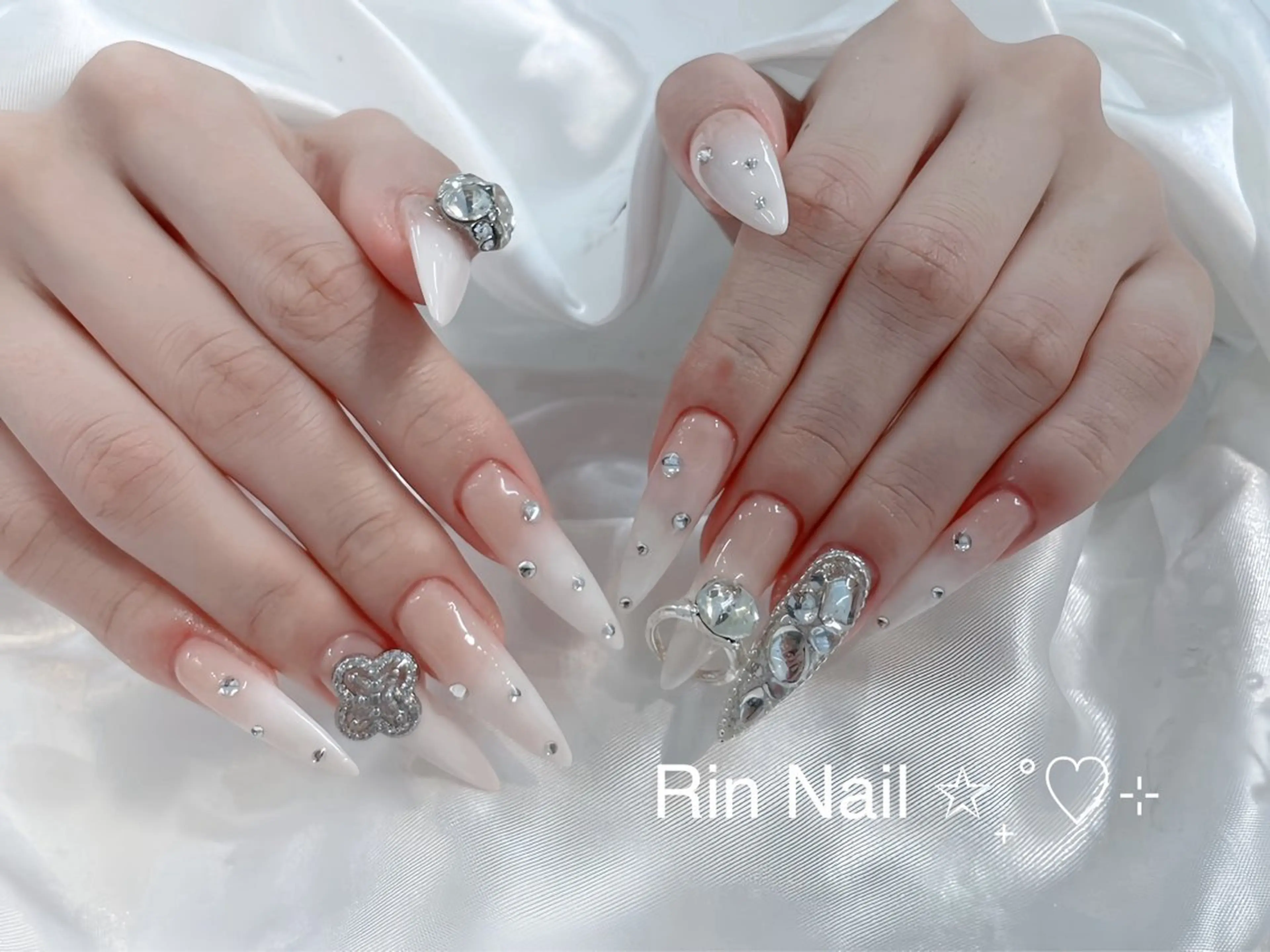 ネイル チークネイル フラッシュネイル フラワーネイル フットネイル ジェルネイル ハンドネイル Rin Nail Shinokuboのネイルデザイン