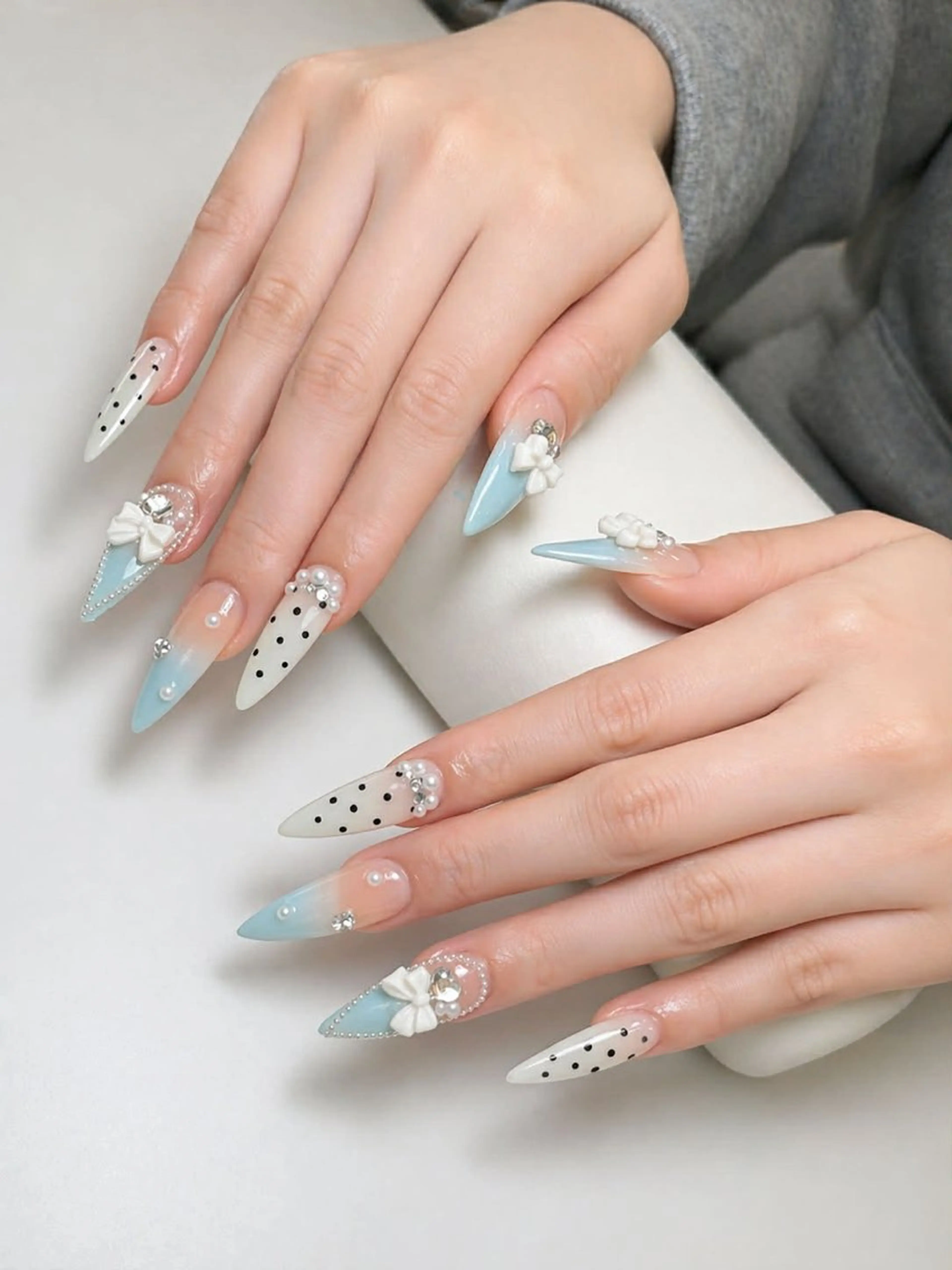 ネイル ドット リボン ハンドネイル Hikari NAILのネイルデザイン