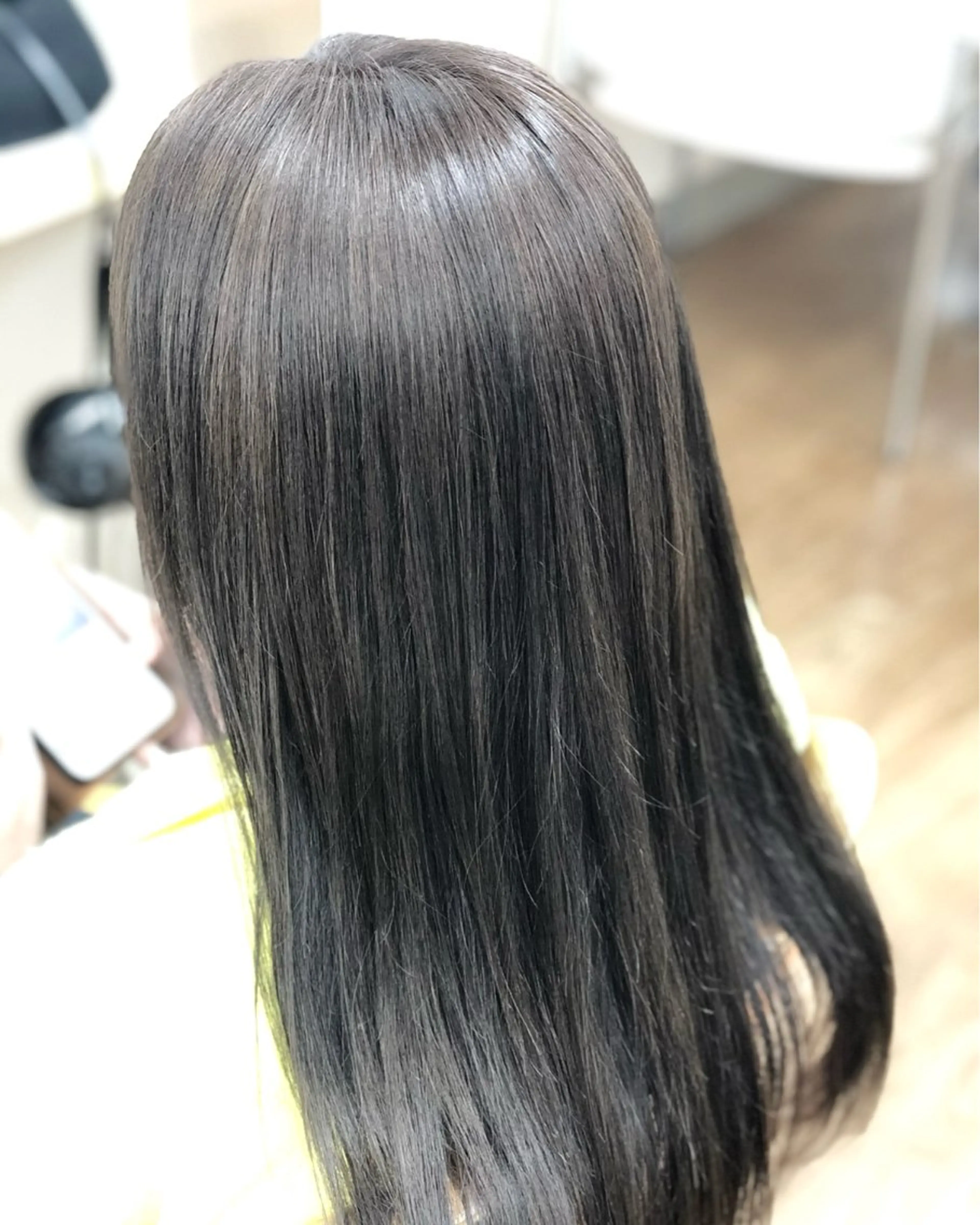 ロング カラー アッシュ アッシュグレー アダニヤ ナツキのヘアスタイル
