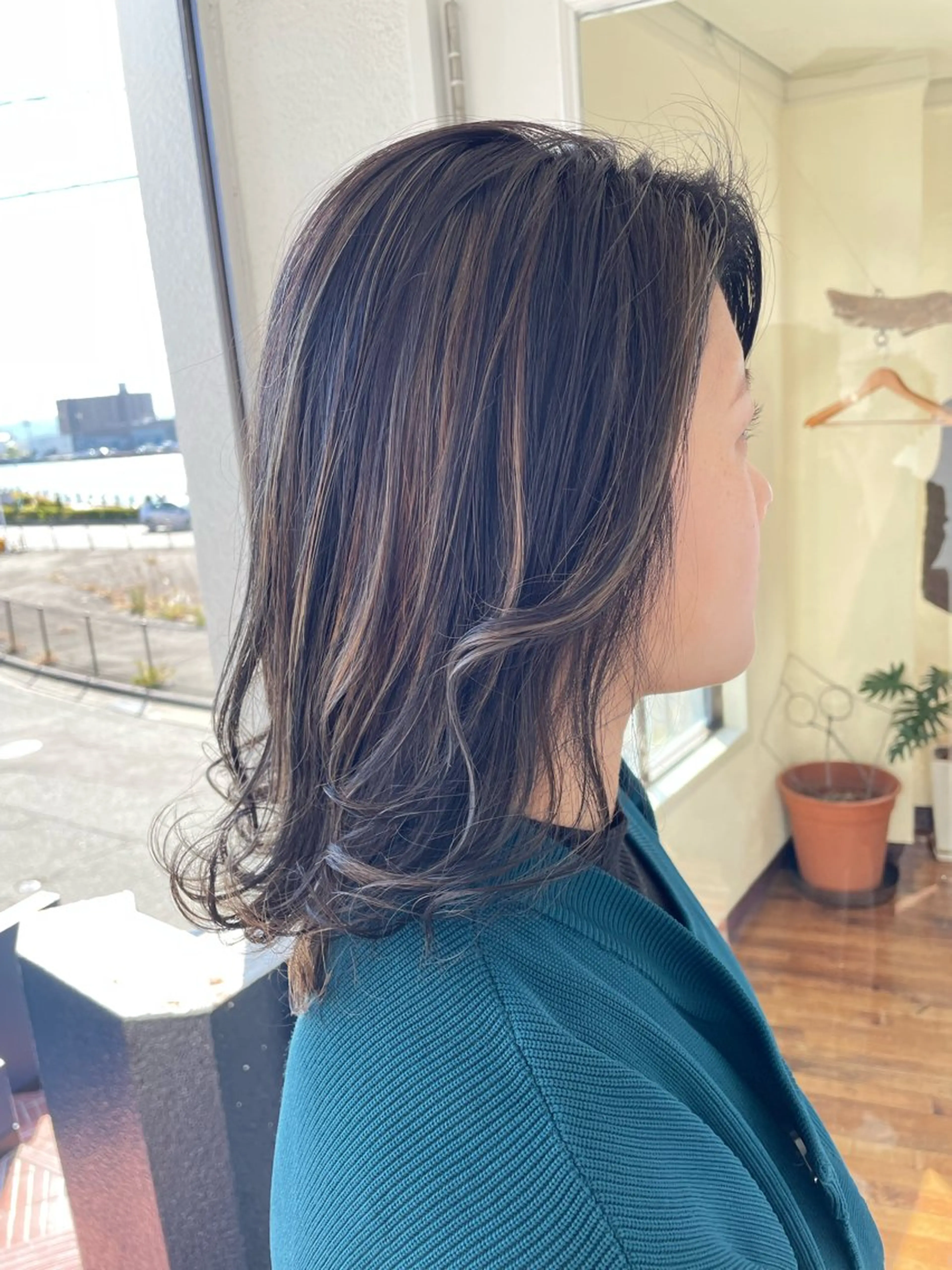 セミロング カラー ハイライトカラー ハイライト 大嶋 宏隆のヘアスタイル