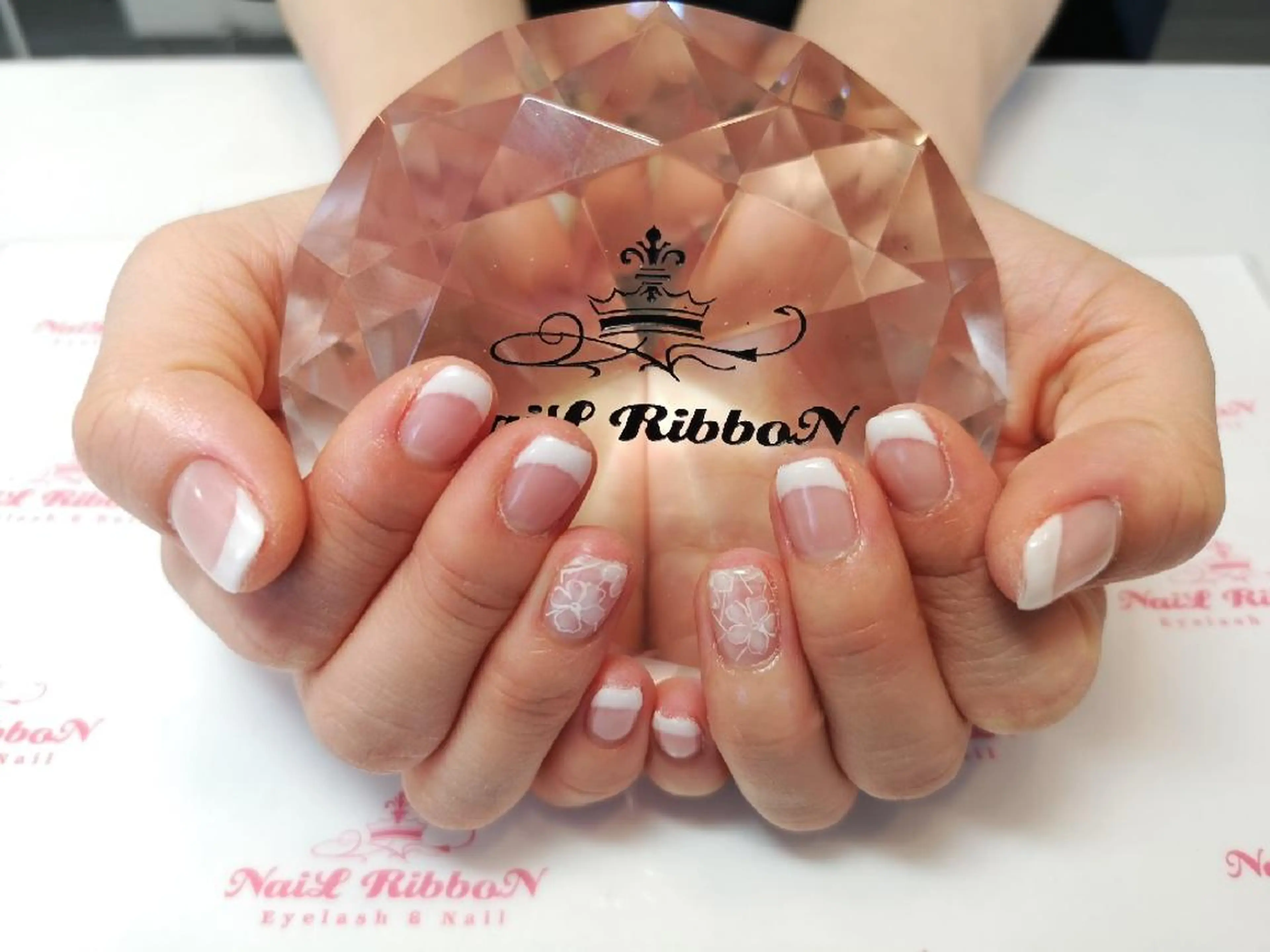 ネイル ハンドネイル ネイルリボン 受付スタッフのネイルデザイン