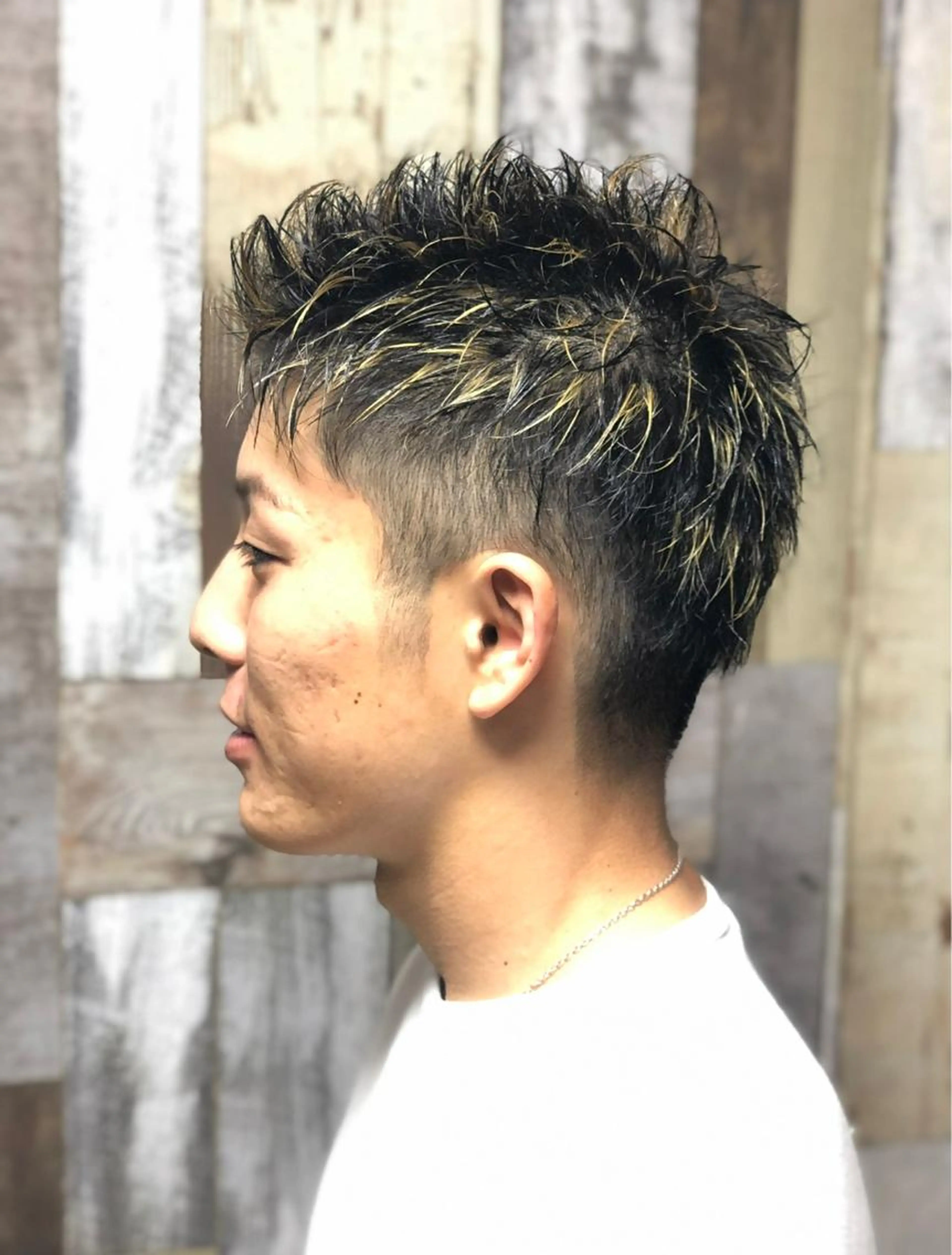 3回目以降のお客様(メンズ様)カット➕ワンメイクカラー➕トリートメント➕癒しのシェービング(顔剃り、眉毛カット)の写真