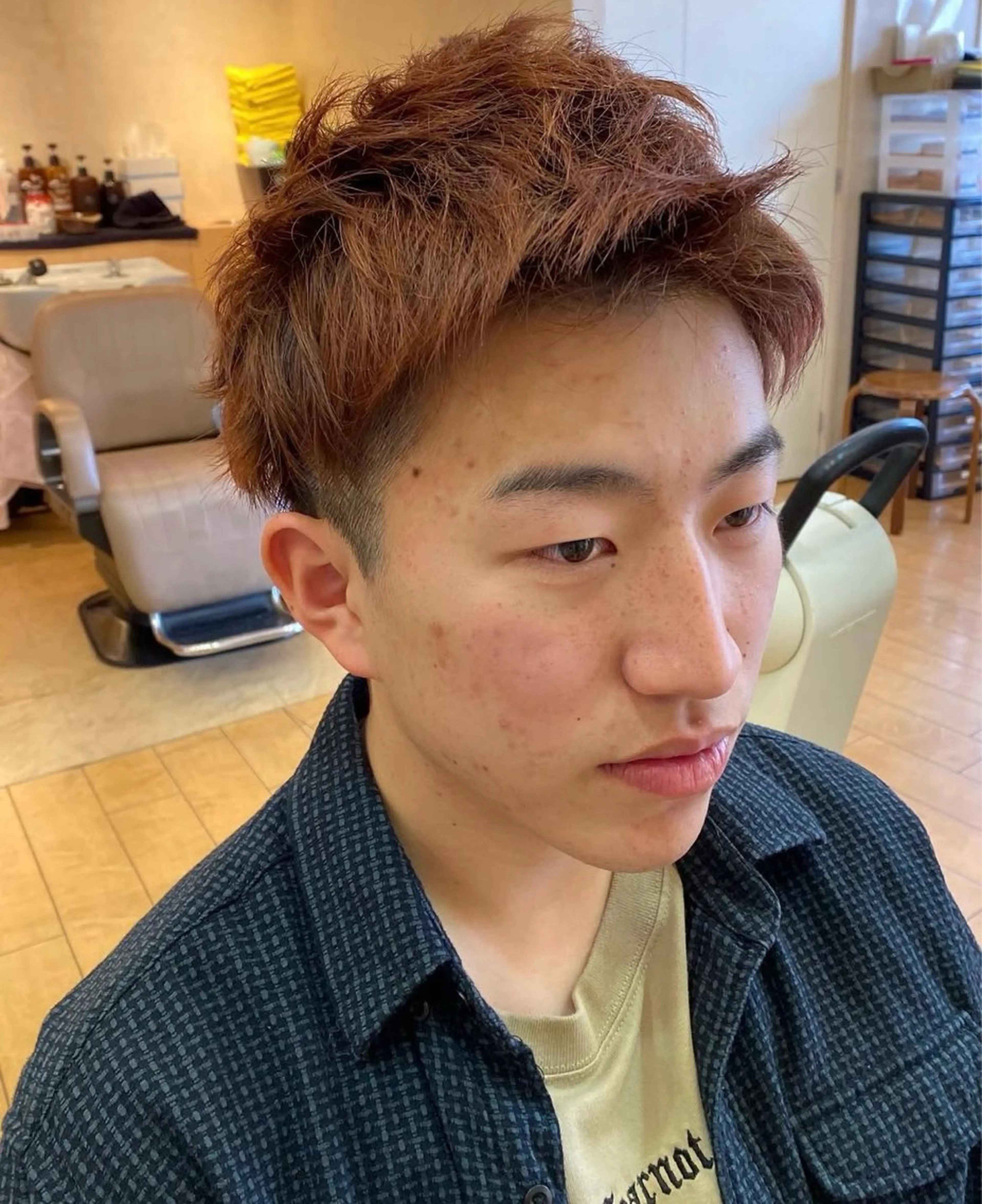 ショート カラー メンズ 師岡 祐輔のヘアスタイル