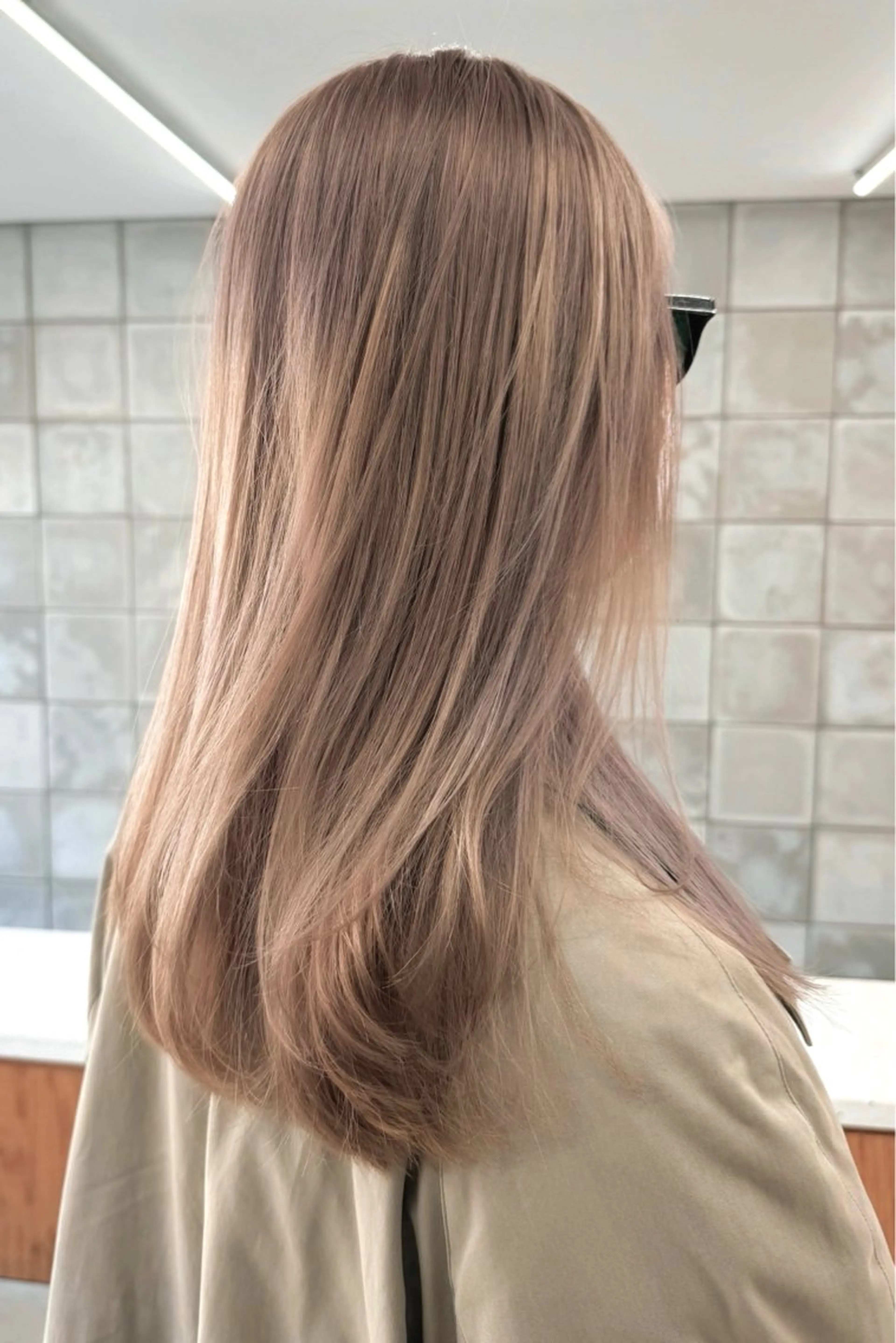 ショート カラー ベージュカラー ミルクティーベージュ カット ヘアカラー トリートメント Kaito🐶 /デザイン/レイヤーのヘアスタイル
