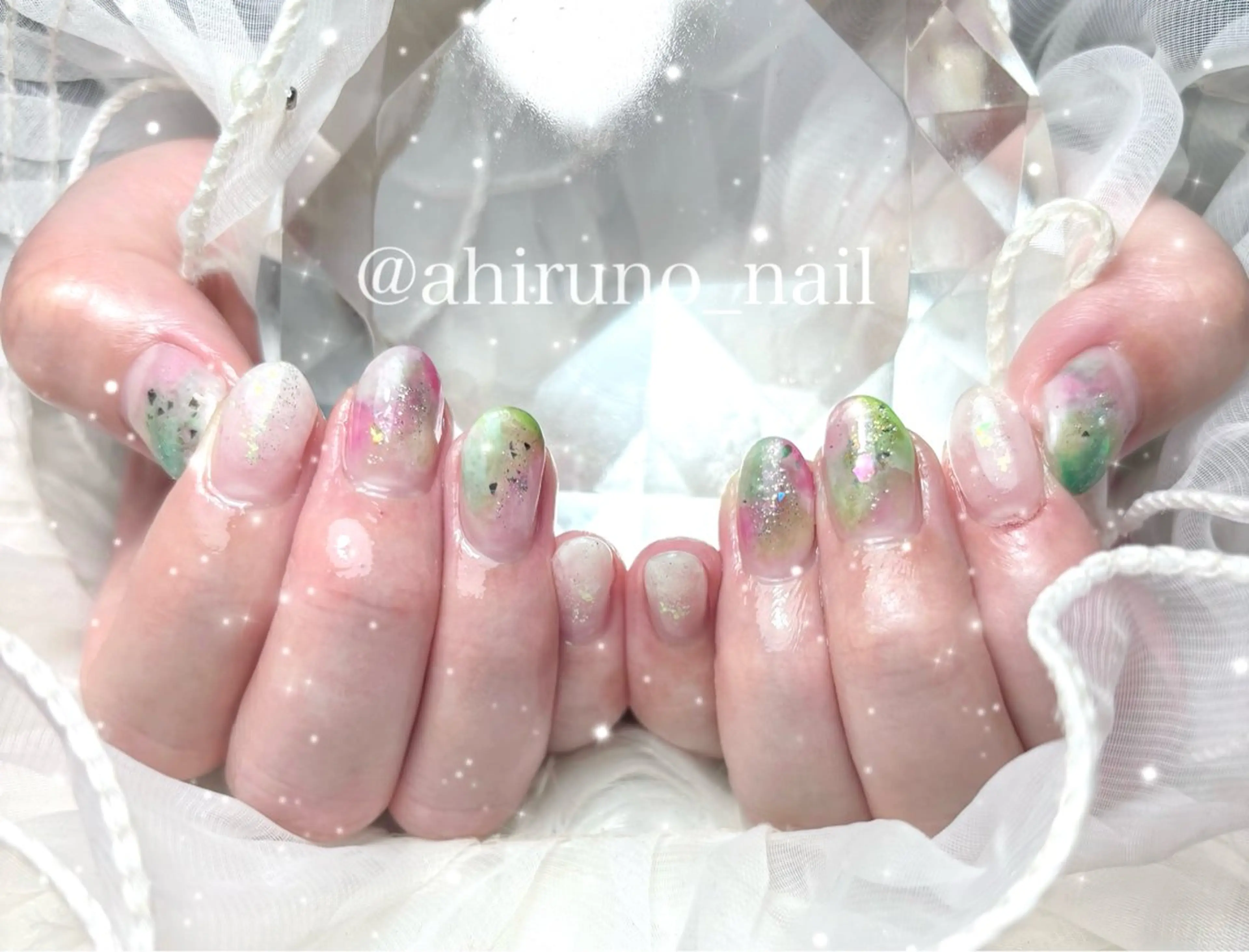 ネイル グリーン ホログラムネイル キラキラネイル ラメ(グリッター) ニュアンスネイル ハンドネイル 東京あきる野市ネイル ✿ ｙｕiのネイルデザイン