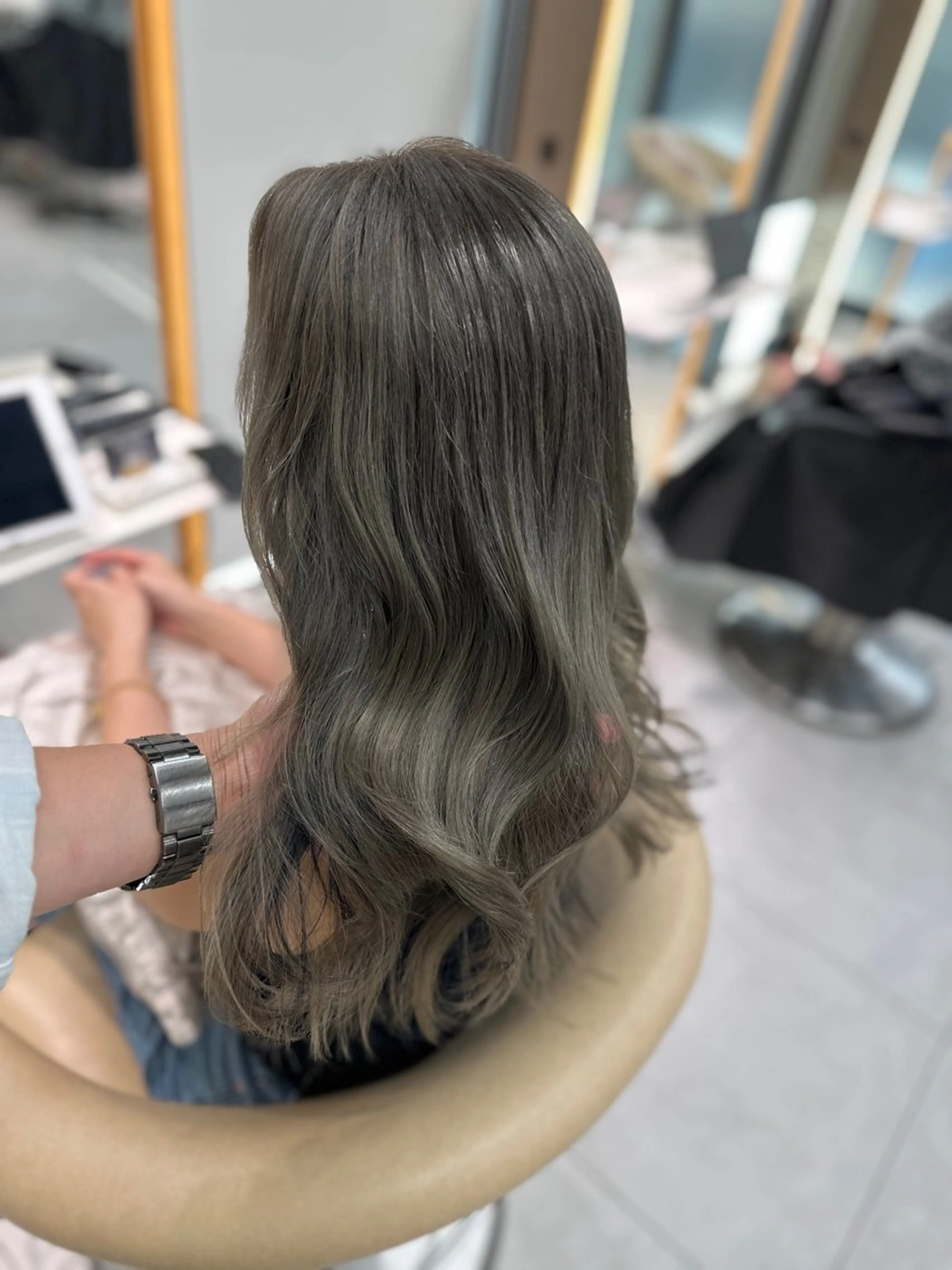 セミロング カラー ヘアカラー トリートメント 《髪質改善✖️オリー ブ🧸》小嶋拓也のヘアスタイル