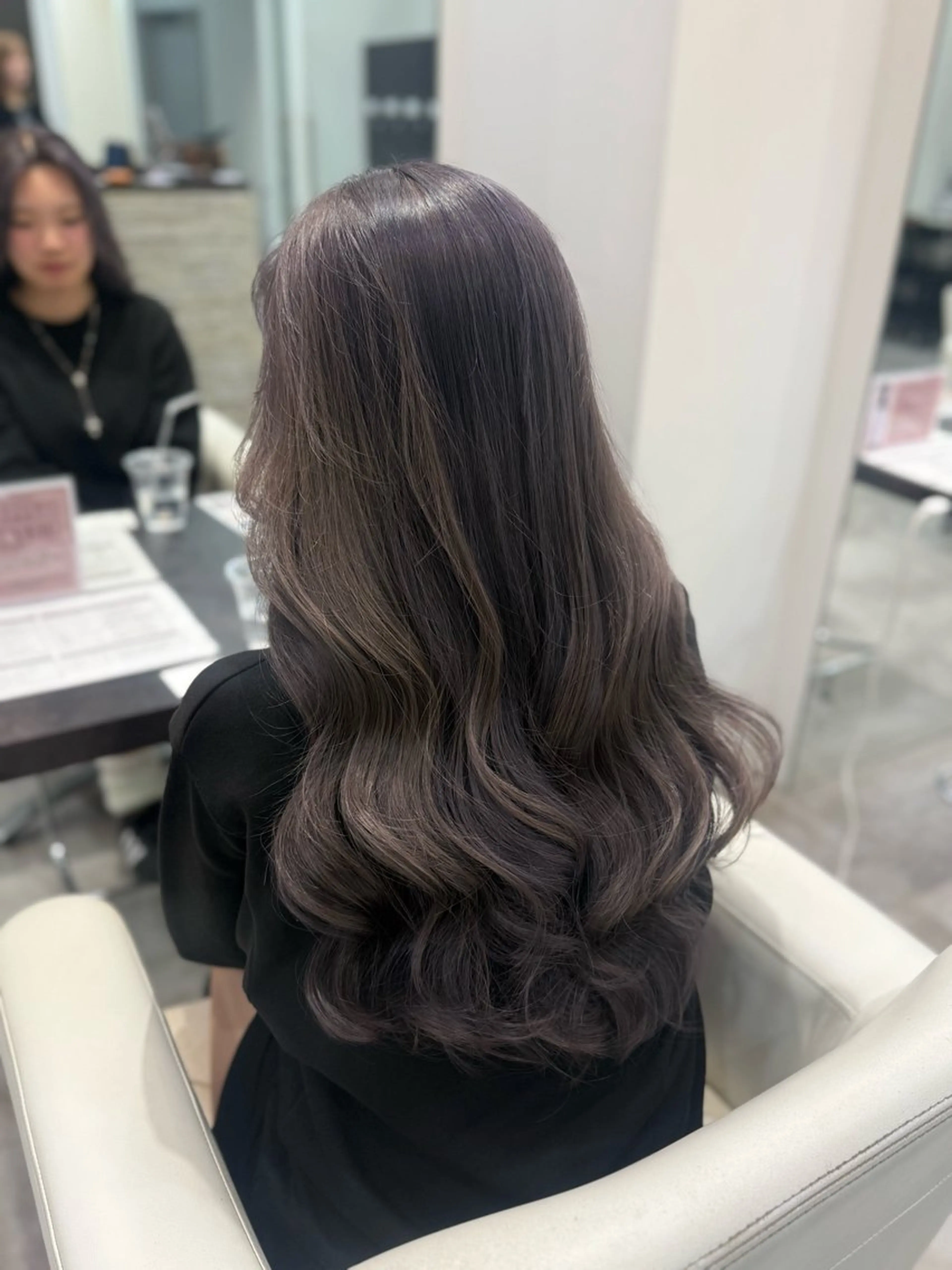 ロング カラー グレージュ ラベンダーカラー ラベンダーグレージュ ラベンダーグレー ヘアカラー トリートメント 渋谷髪質改善/縮毛 矯正/かすが🪽🫧のヘアスタイル